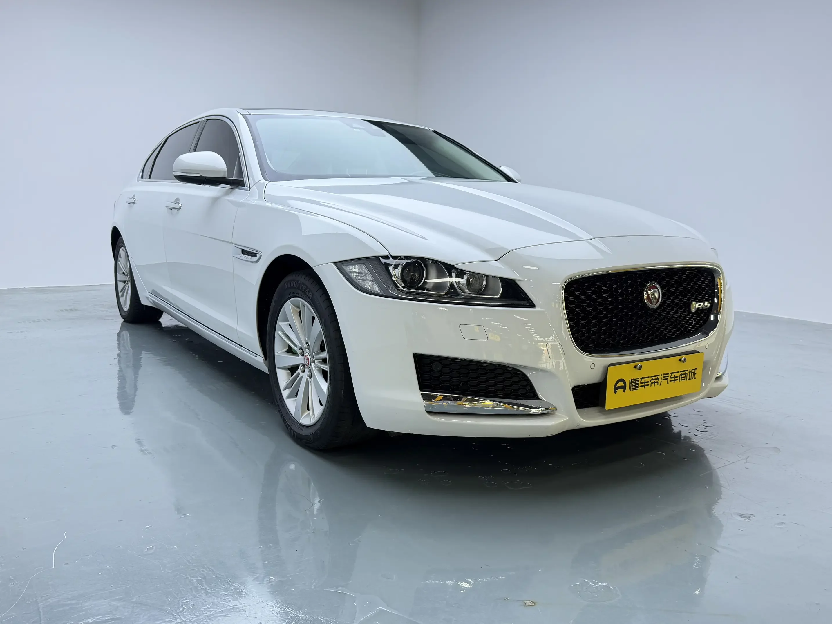 Jaguar XFL