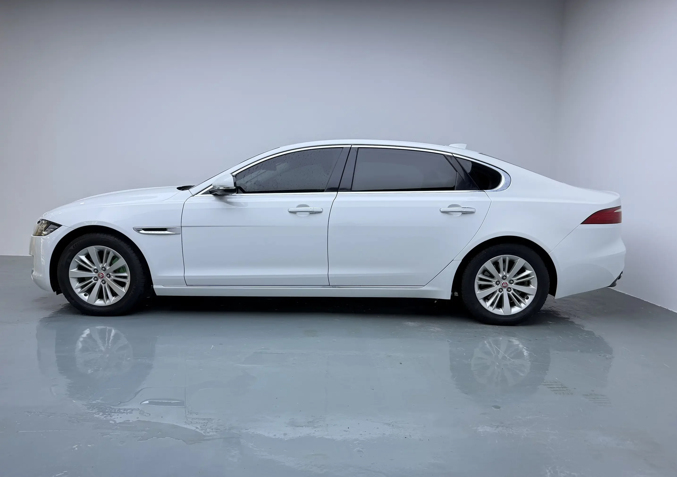 Jaguar XFL