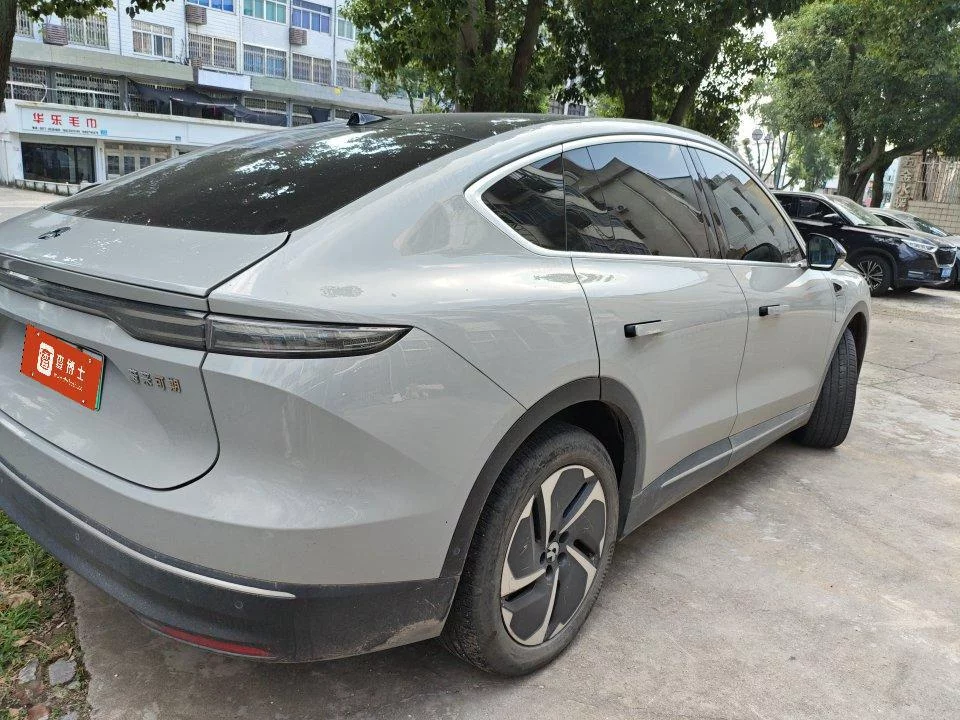 NIO EC7