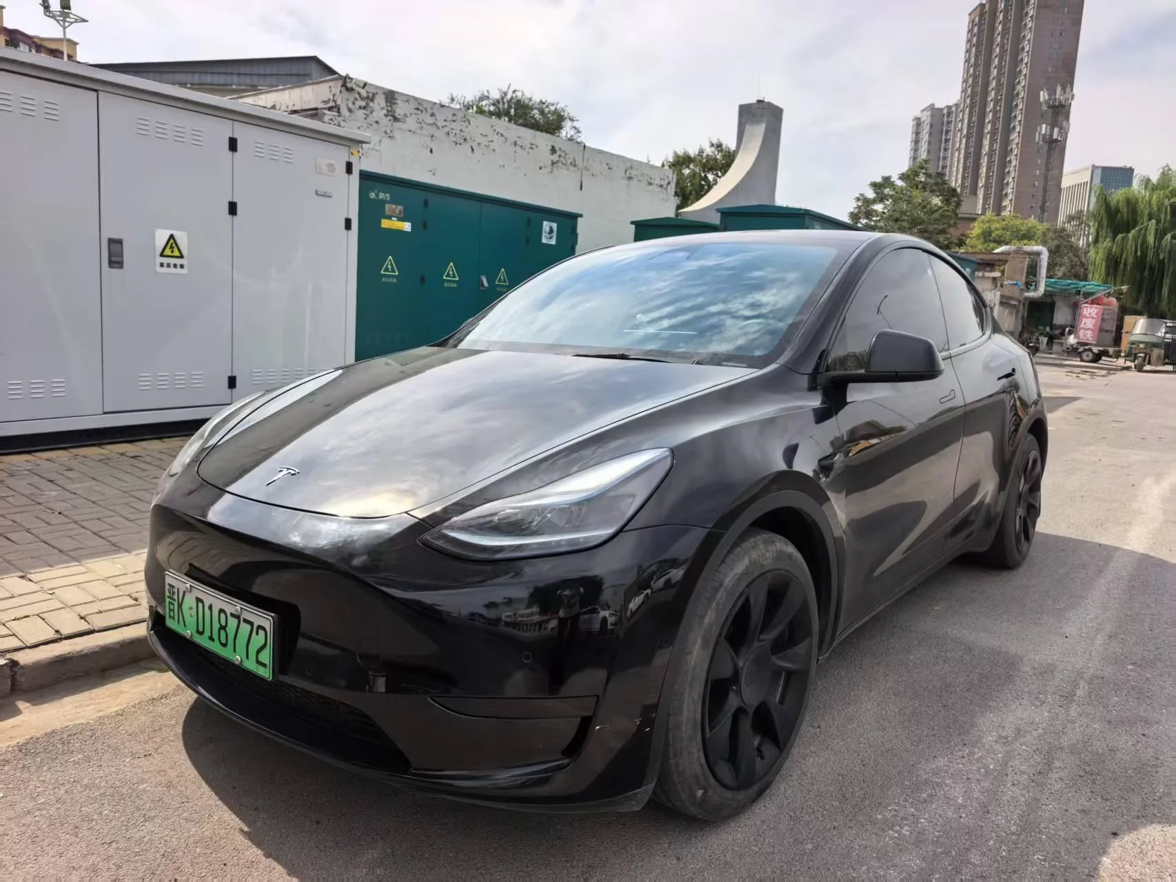 TESLA MODEL Y