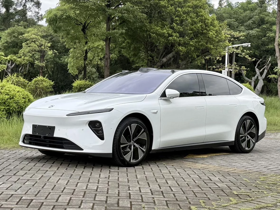 NIO ET7