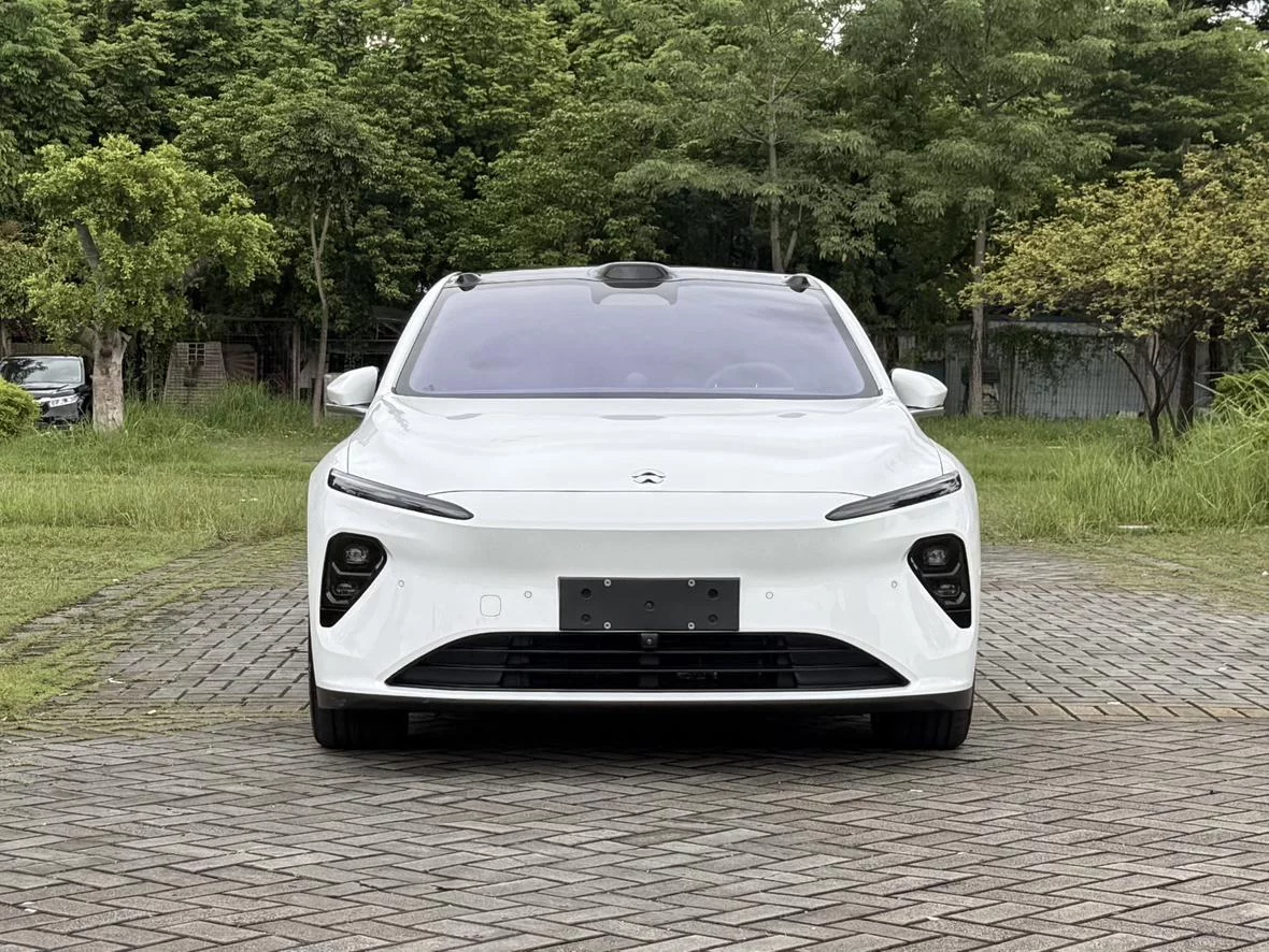 NIO ET7