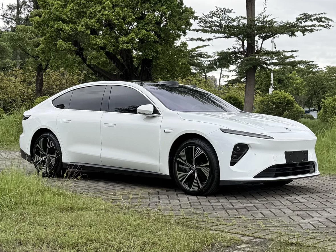 NIO ET7
