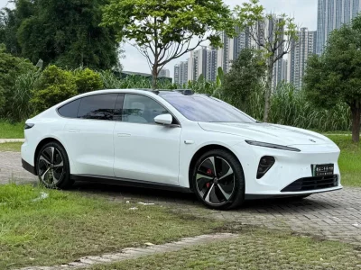 NIO ET7