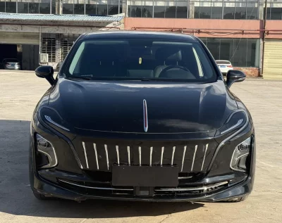 Hongqi E-QM5