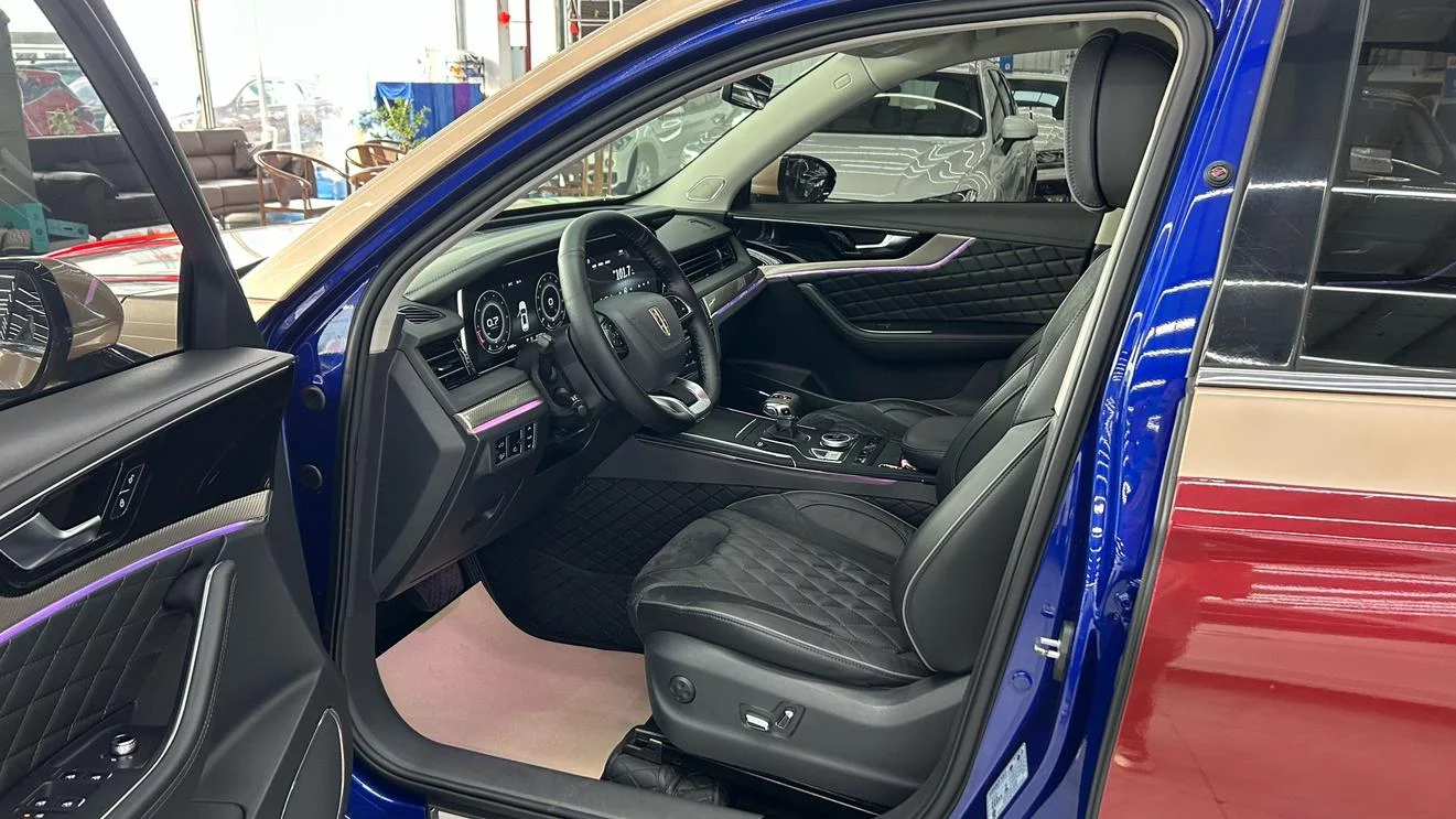 Hongqi HS5