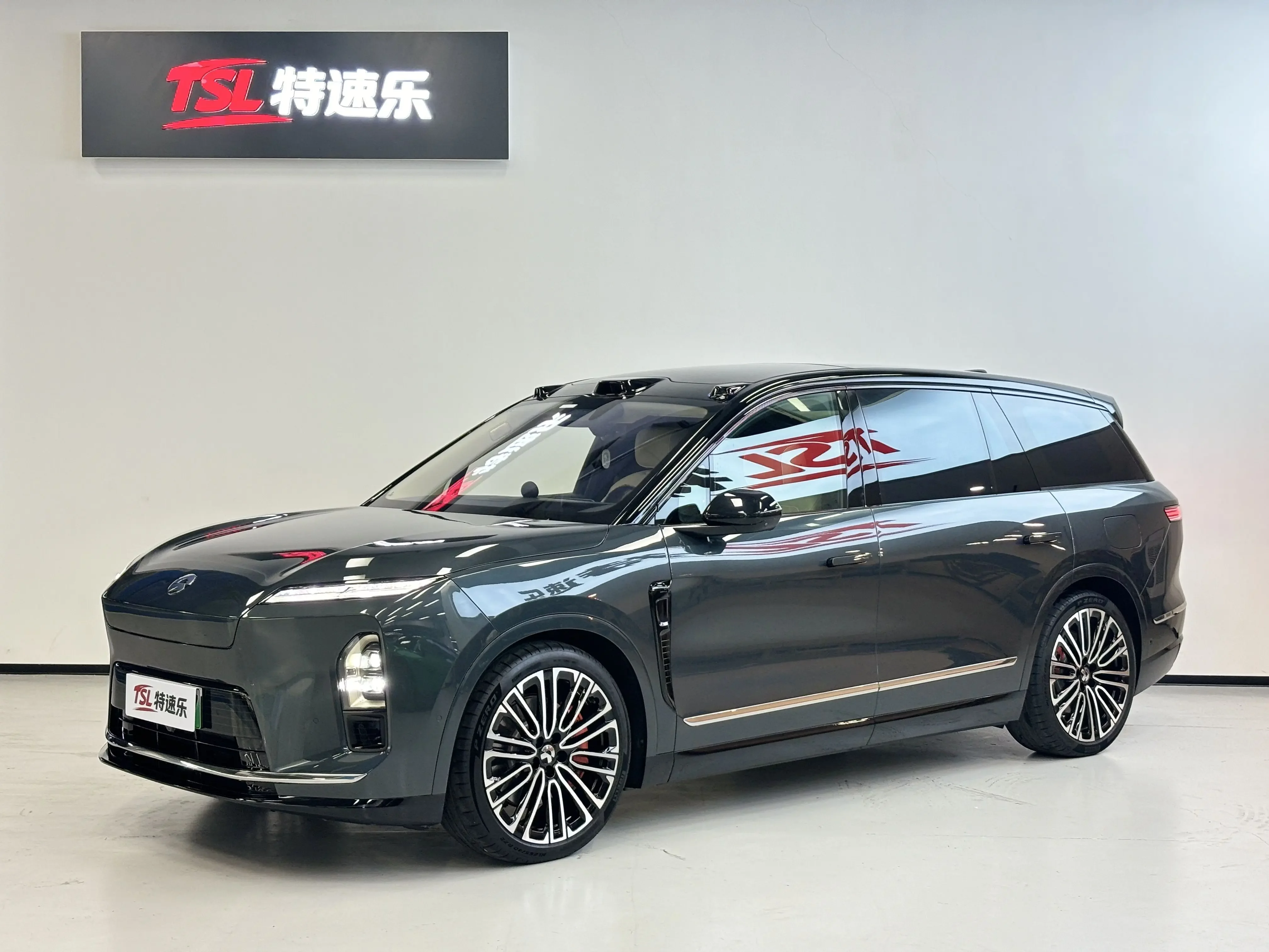 NIO ES8
