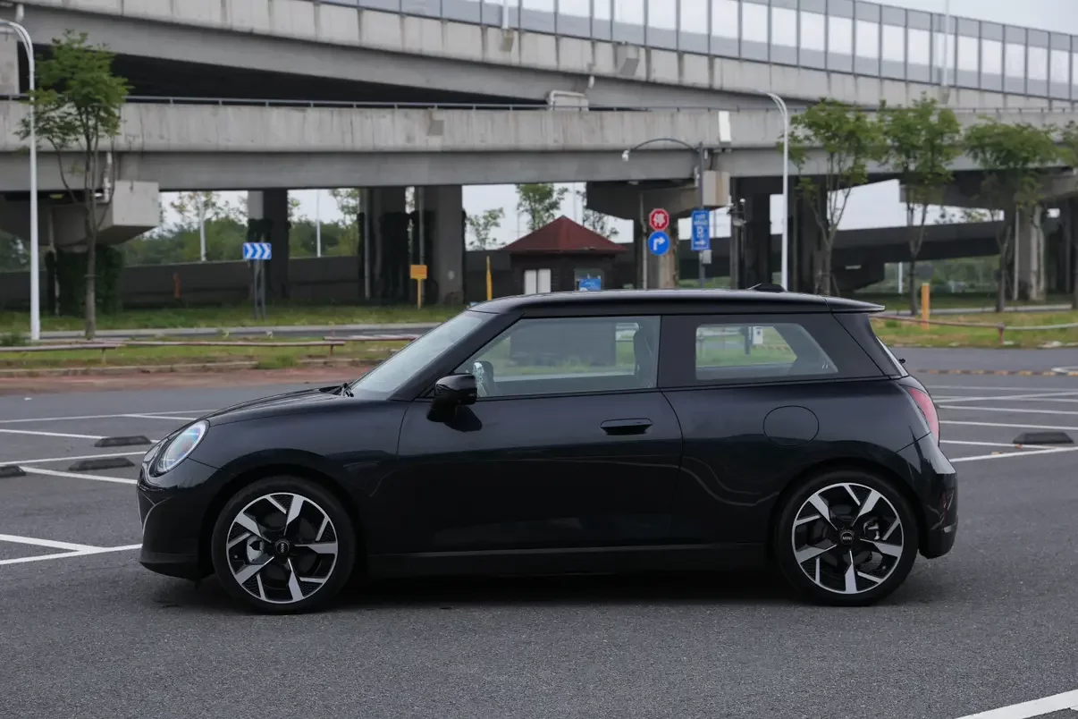 MINI ELECTRIC MINI COOPER
