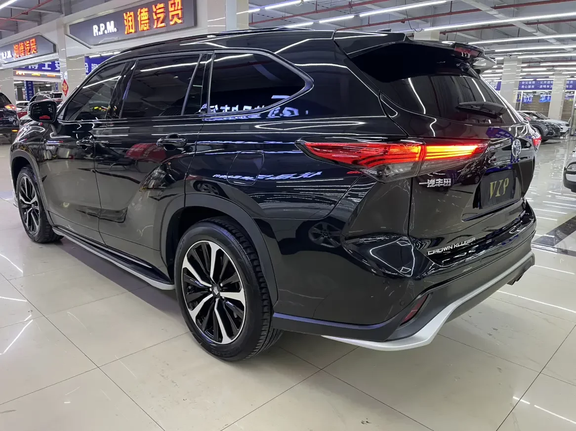 Toyota Crown Kluger