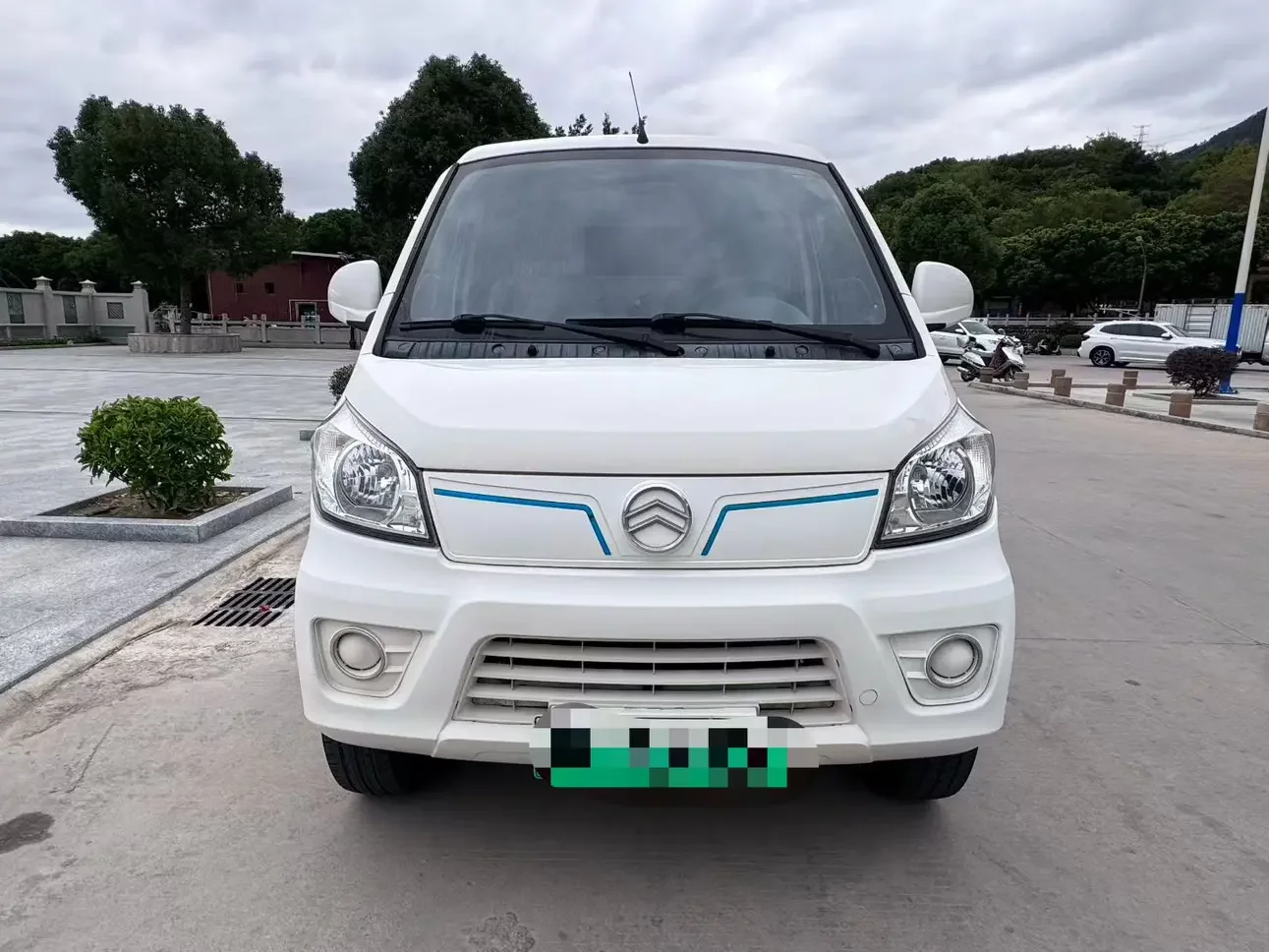Golden Dragon Hiace EV