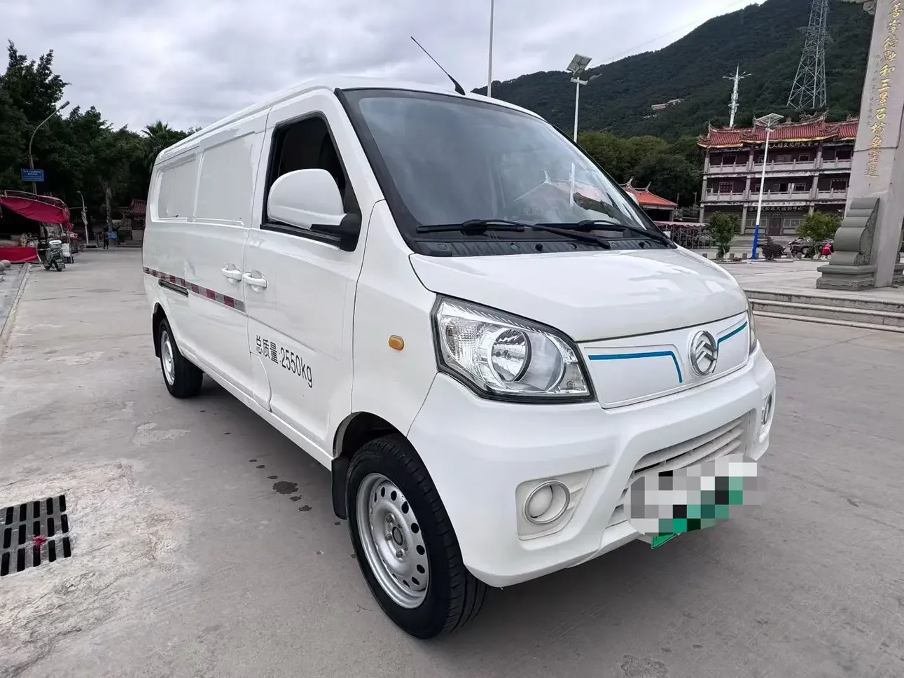 Golden Dragon Hiace EV