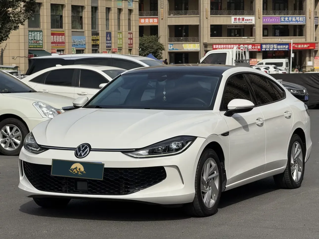 VOLKSWAGEN LAMANDO