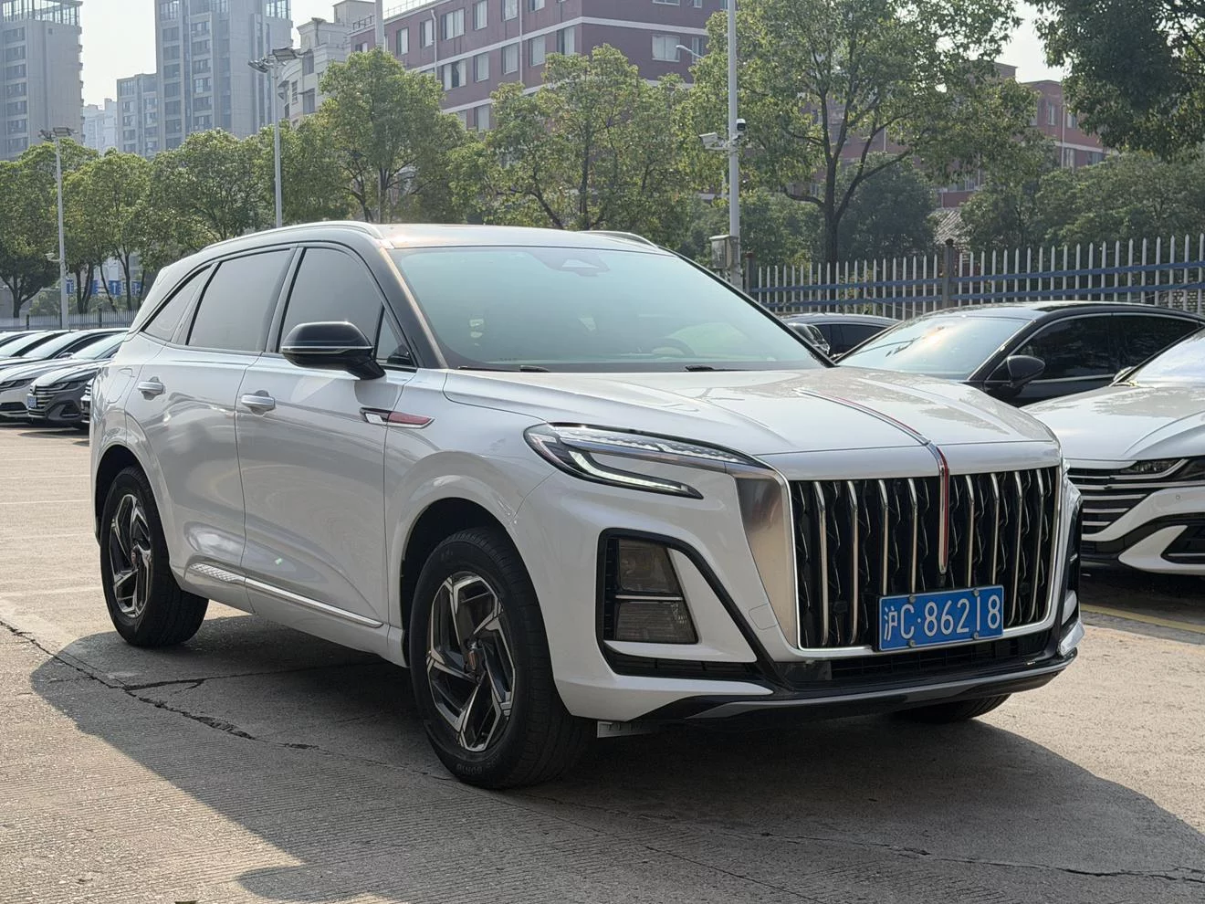 Hongqi HS3