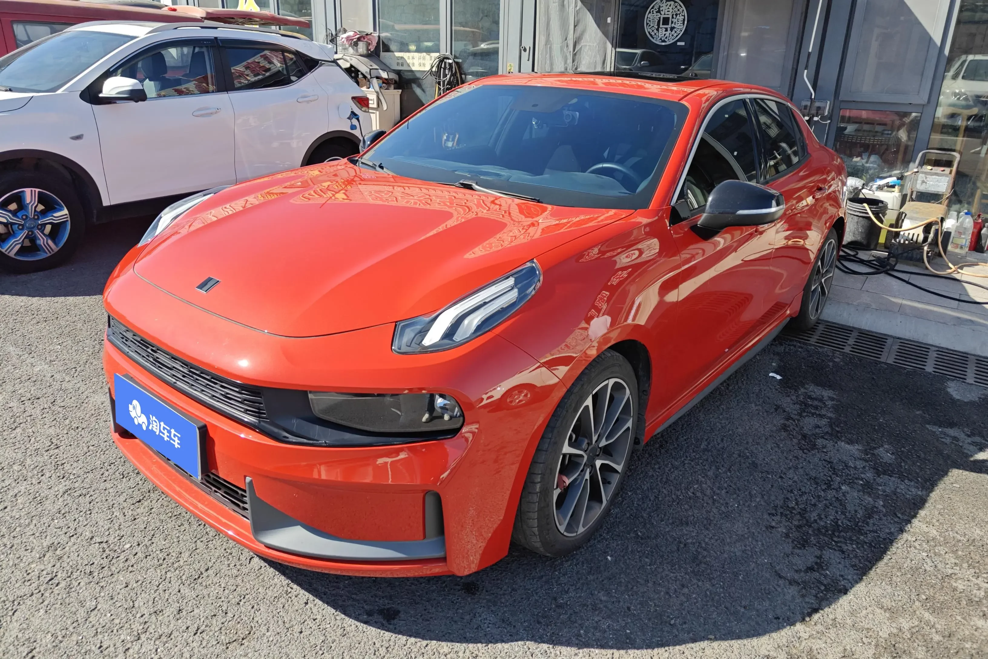 Lynk & Co 03