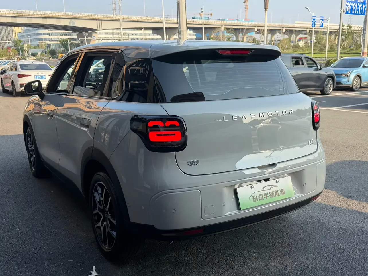 Leapmotor A10