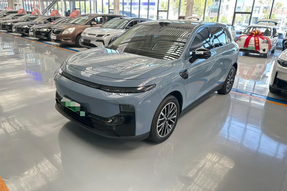 Leapmotor B10