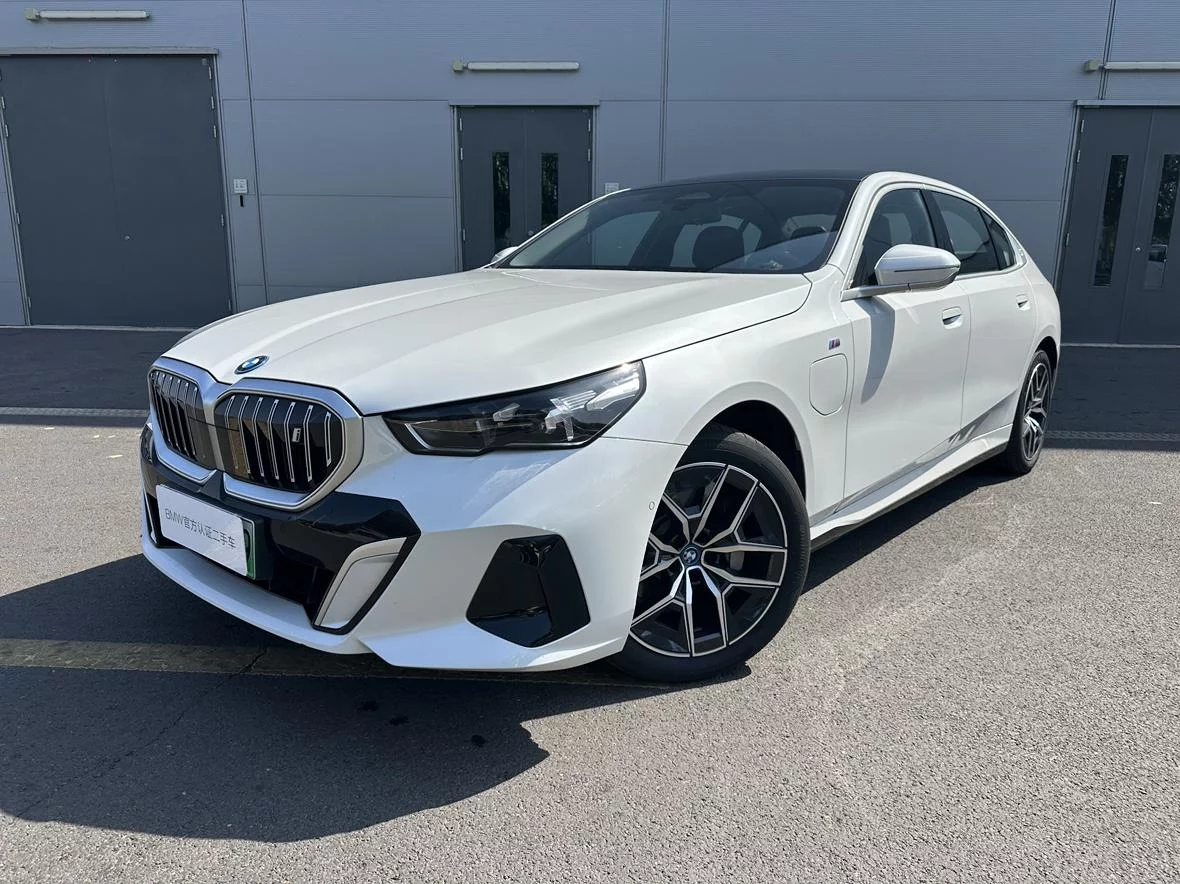 BMW i5