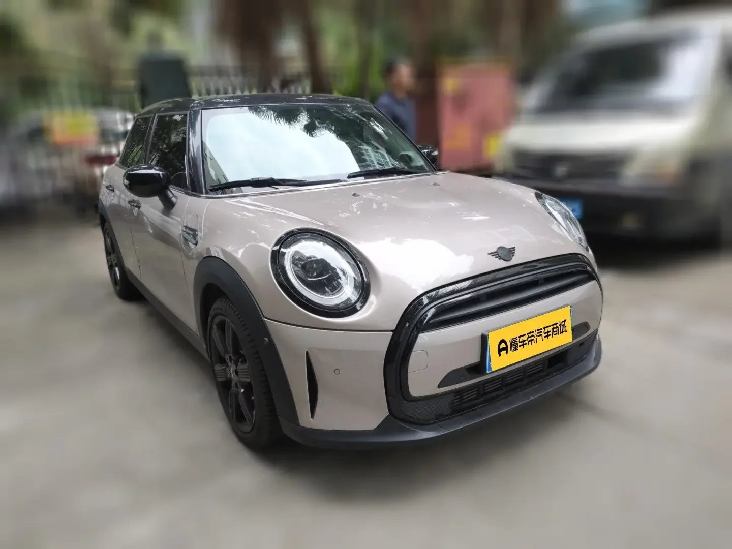 MINI MINI