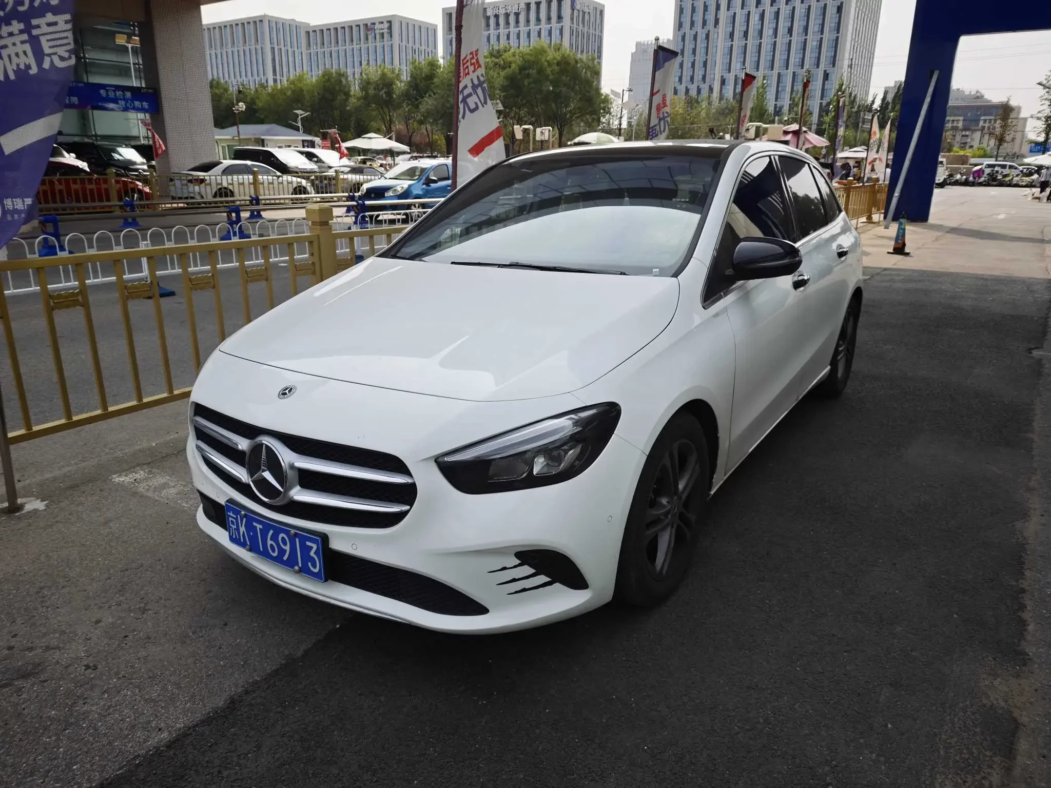 Mercedes-Benz B Class