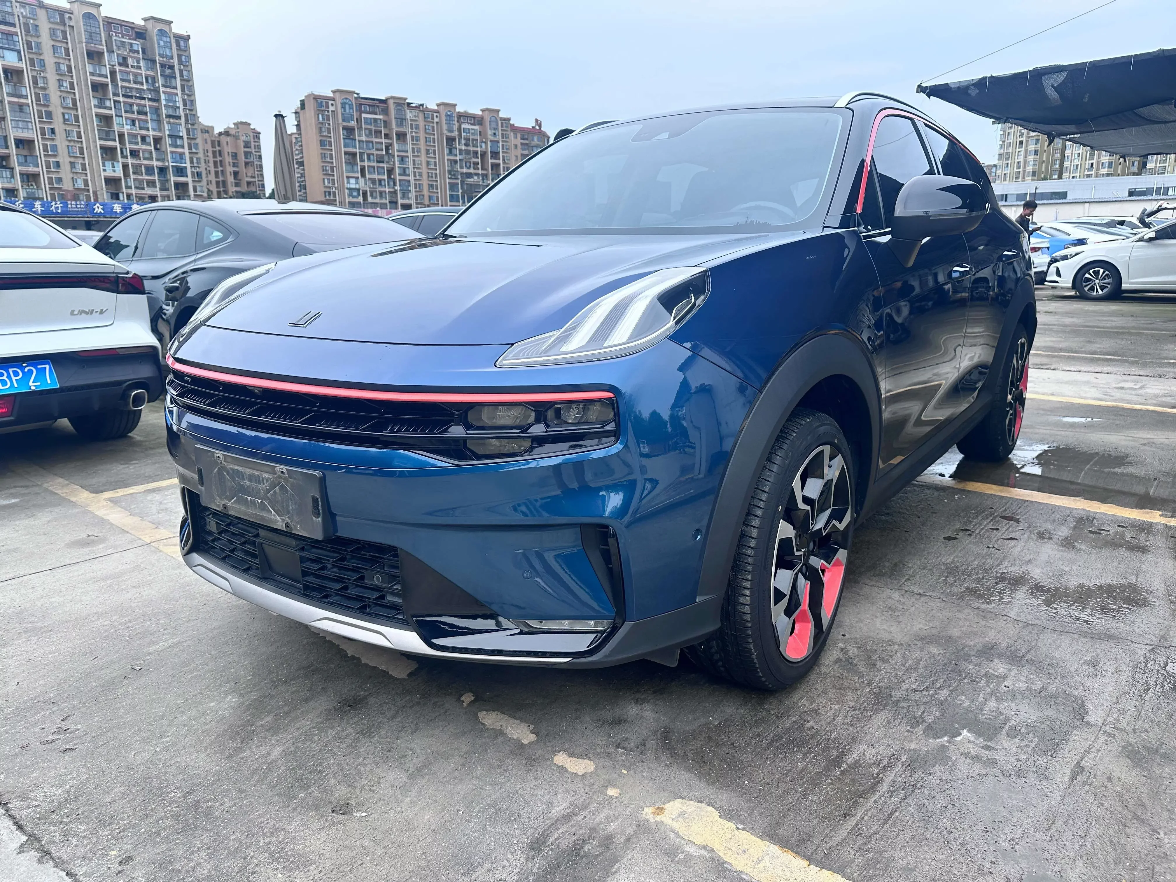 Lynk & Co 06
