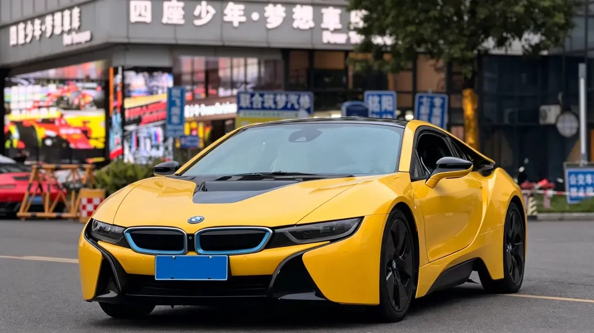 BMW i8