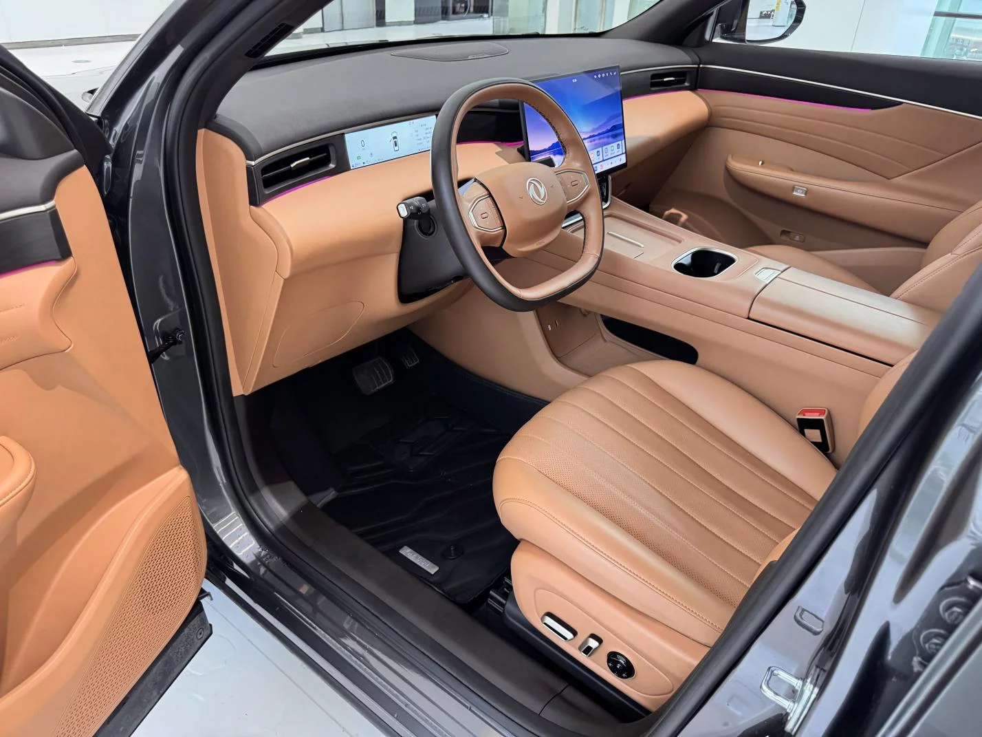 Dongfeng Fengshen L8 PHEV