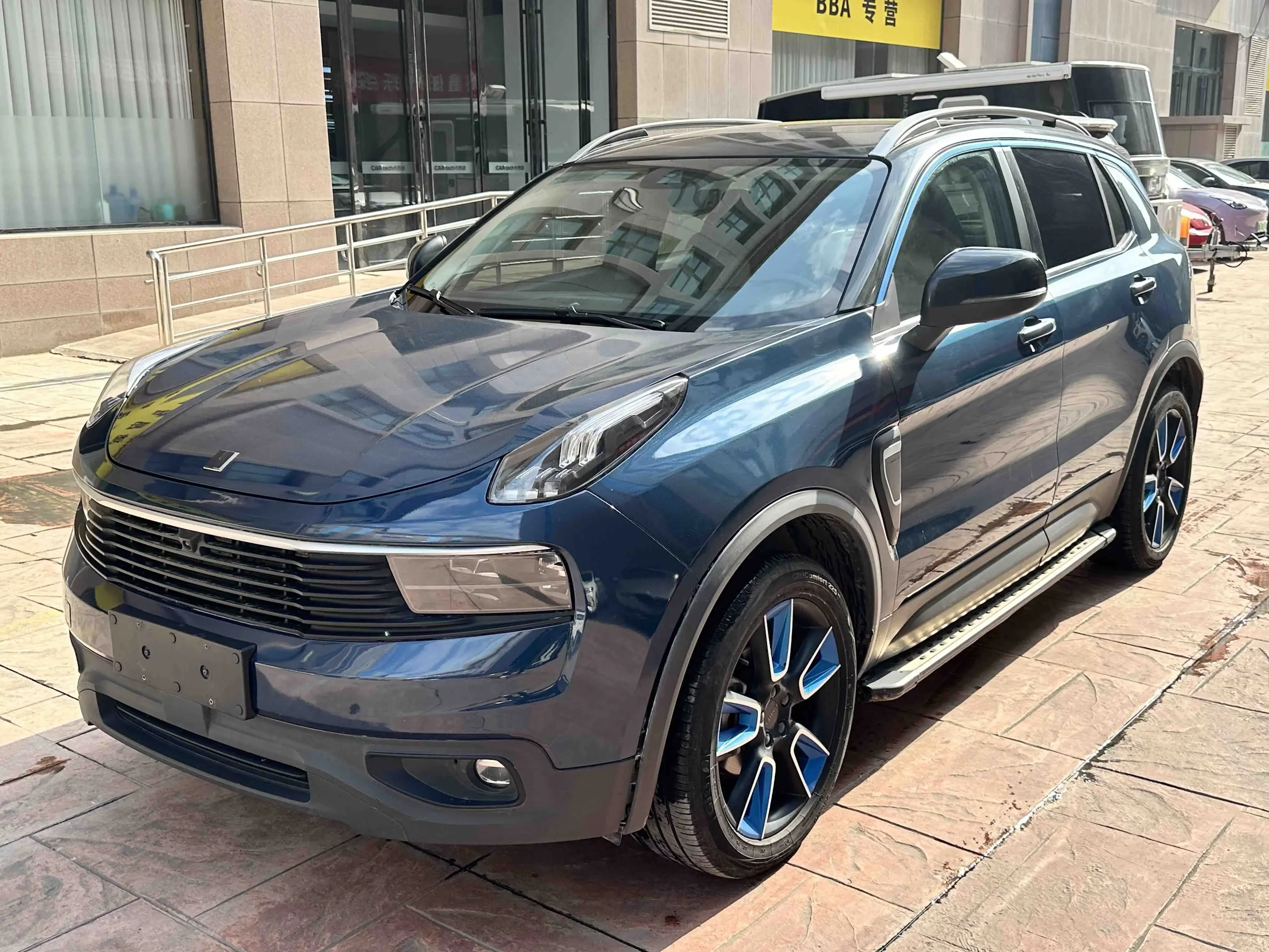 Lynk & Co 01