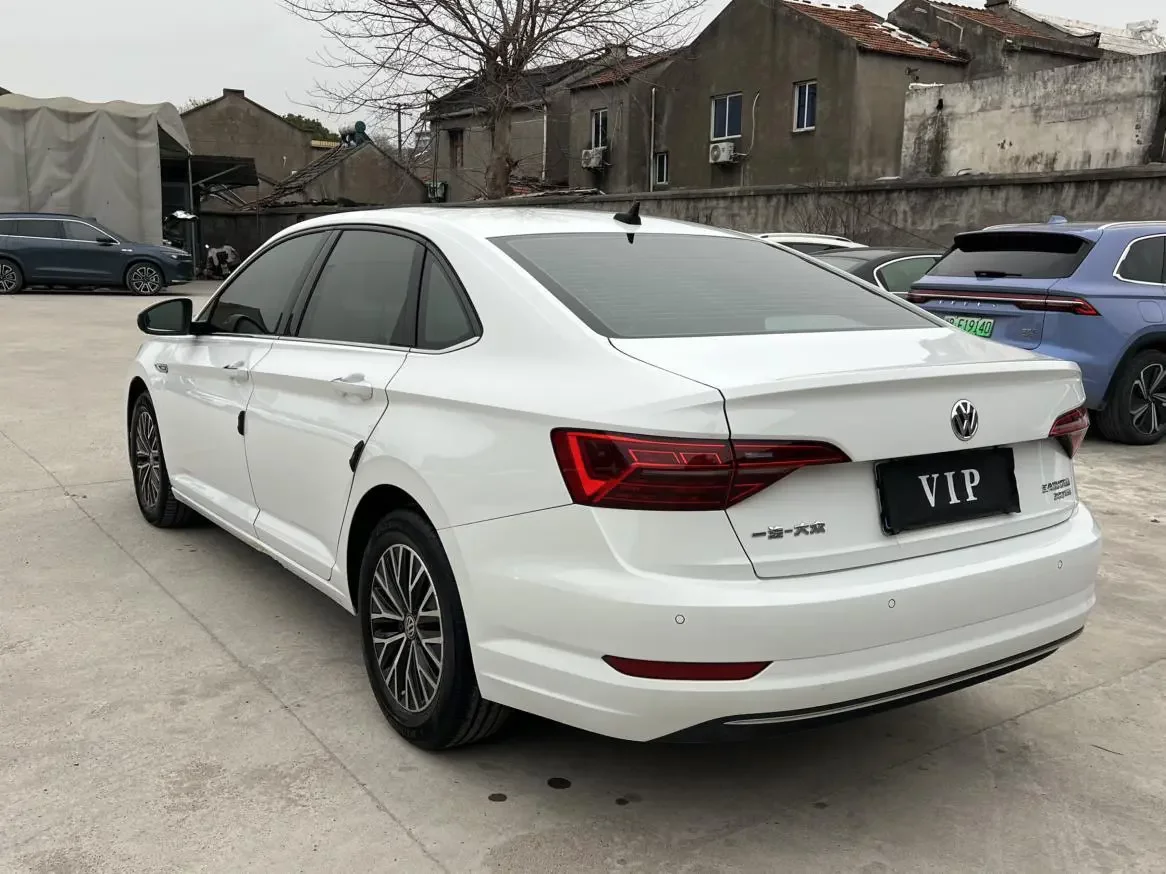 Volkswagen Sagitar
