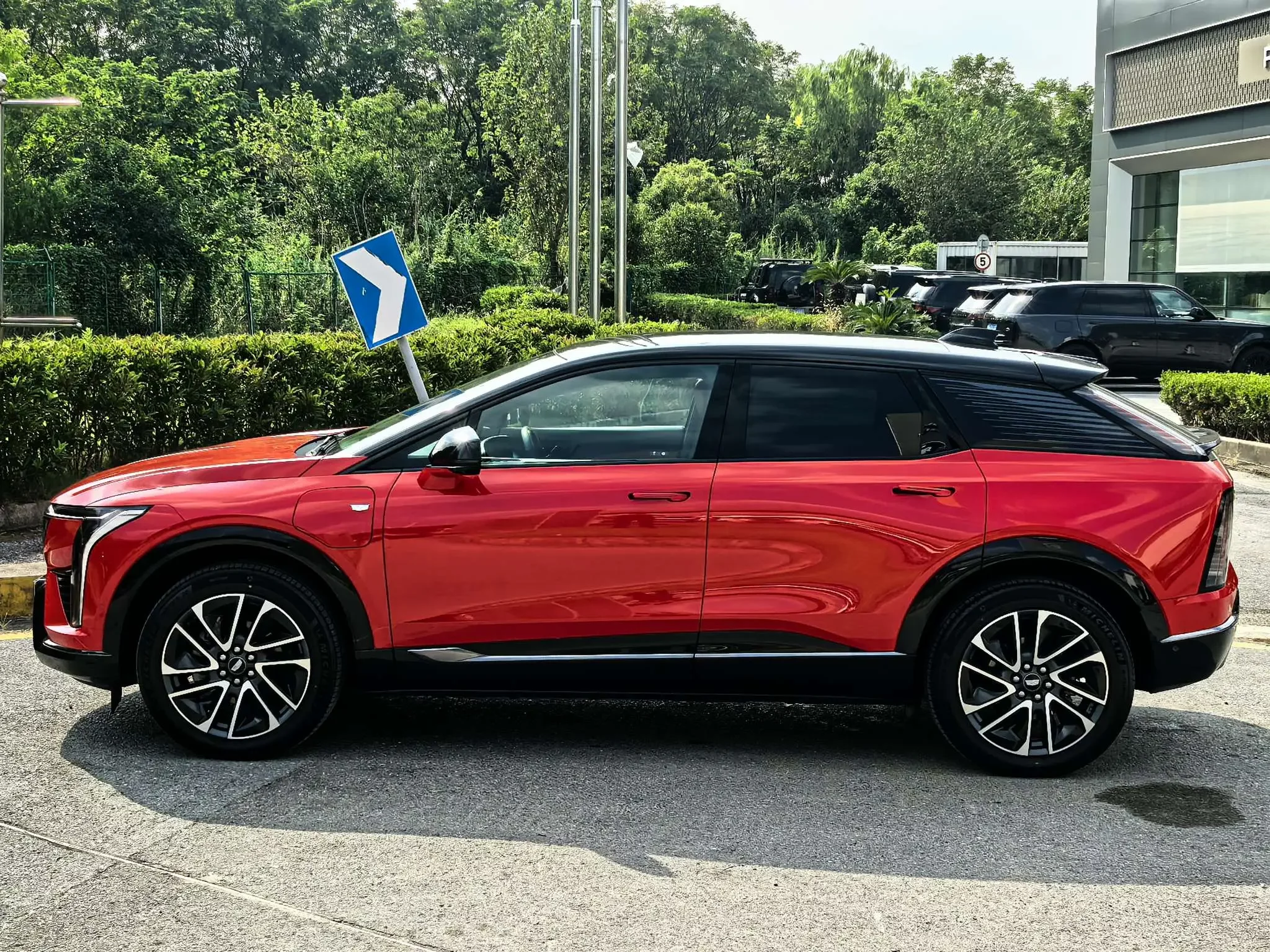 Cadillac IQ Aoge