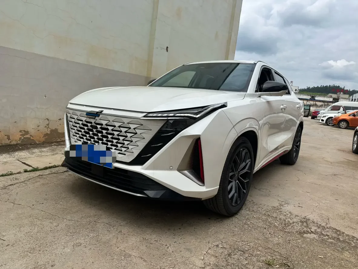 Oshan Changan Auchan Z6
