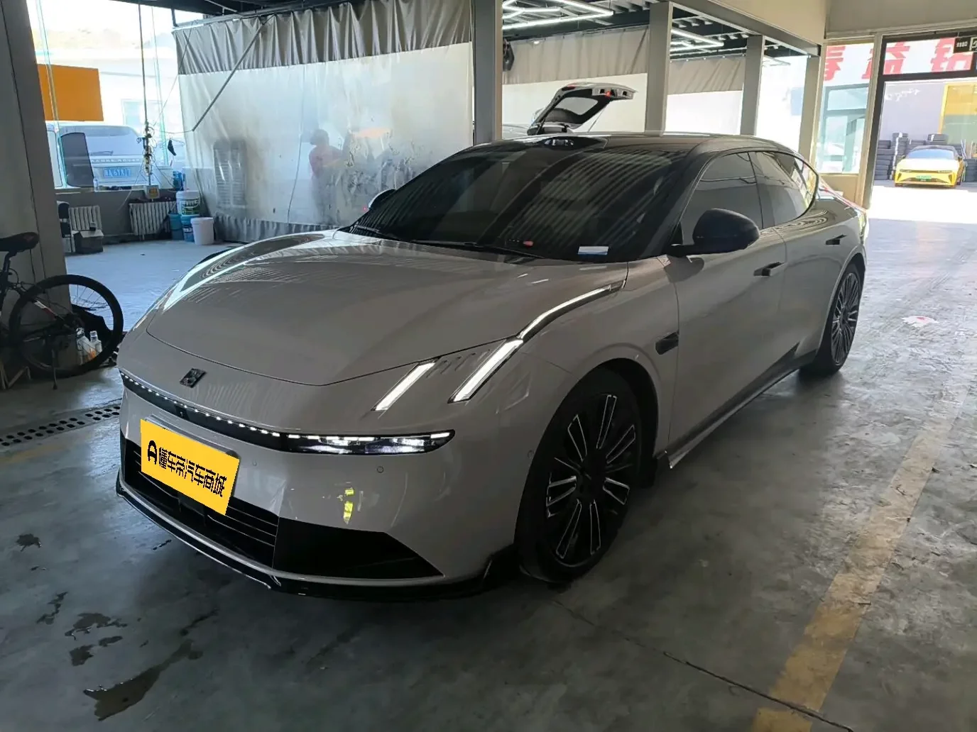 Lynk & Co 10 EM-P