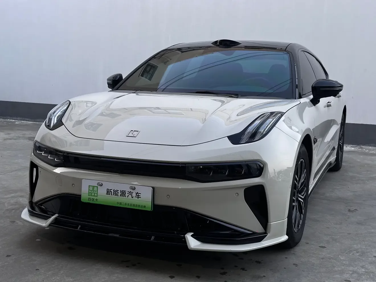 ZEEKR 001