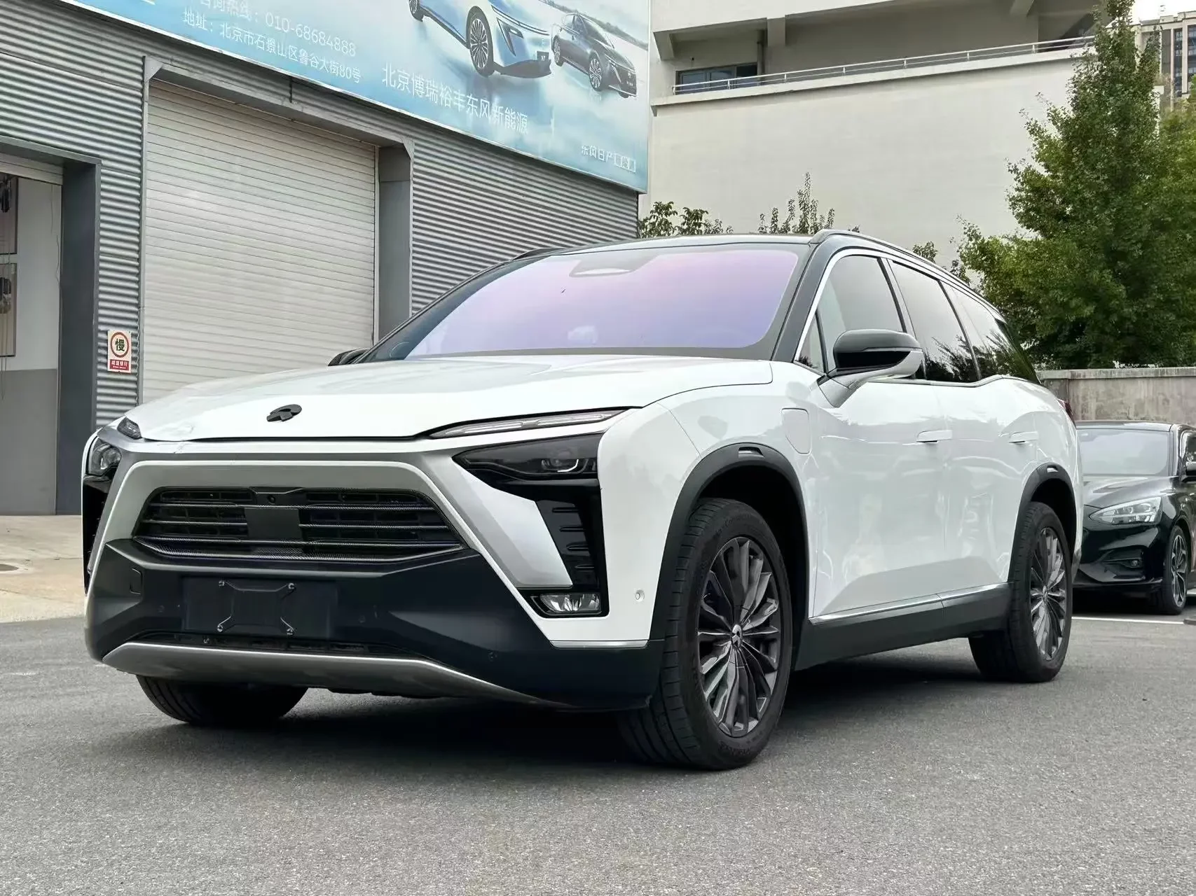 NIO ES8