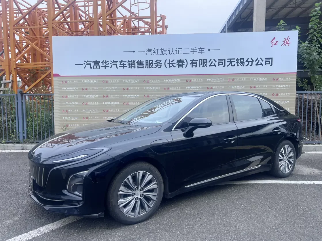Hongqi E-QM5