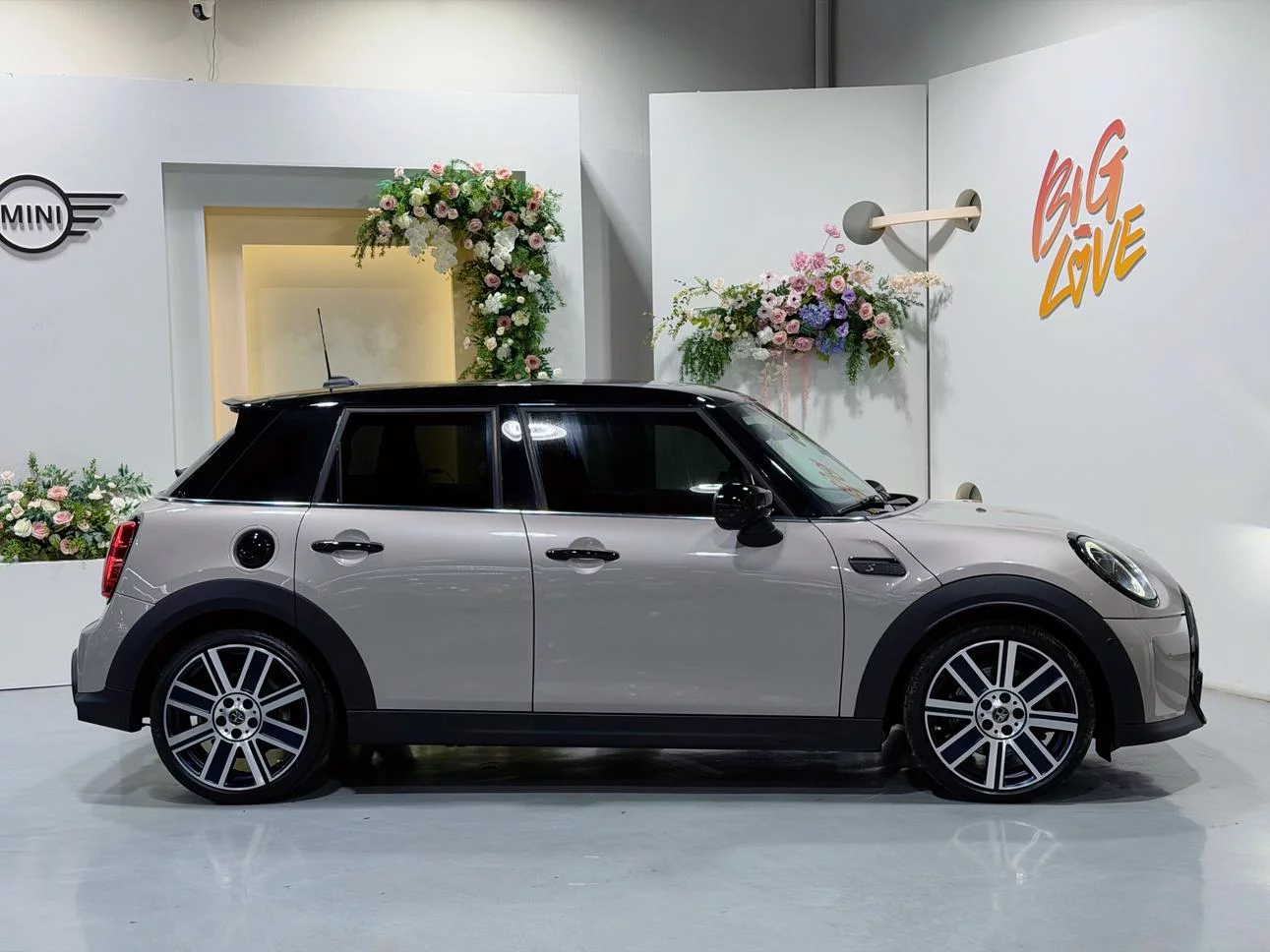 MINI MINI