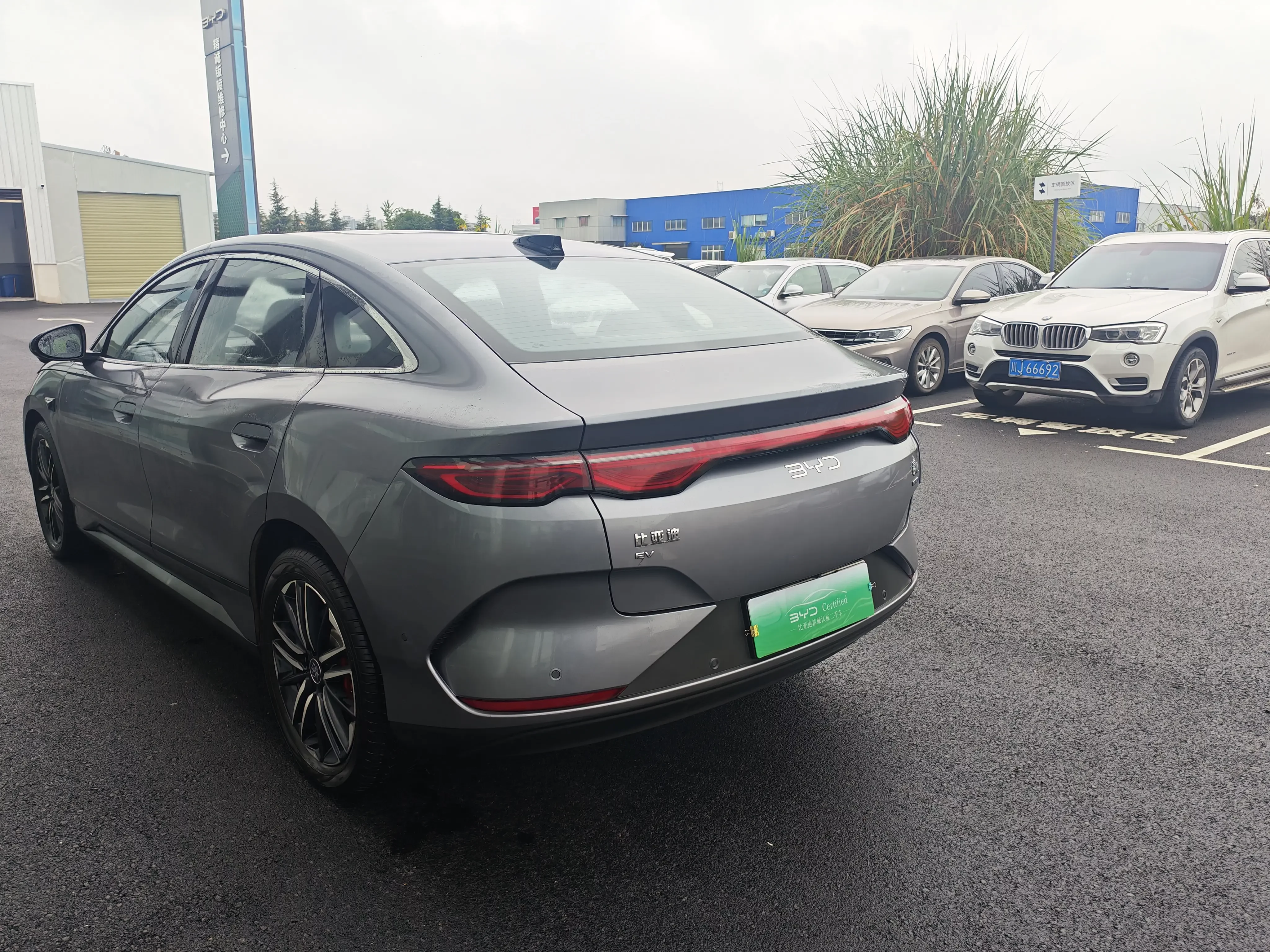 BYD Qin L EV