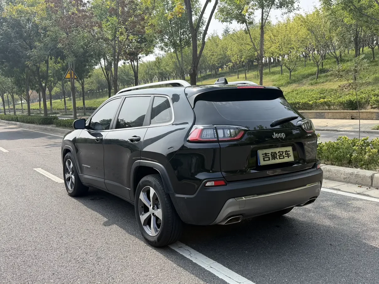 Jeep Cherokee