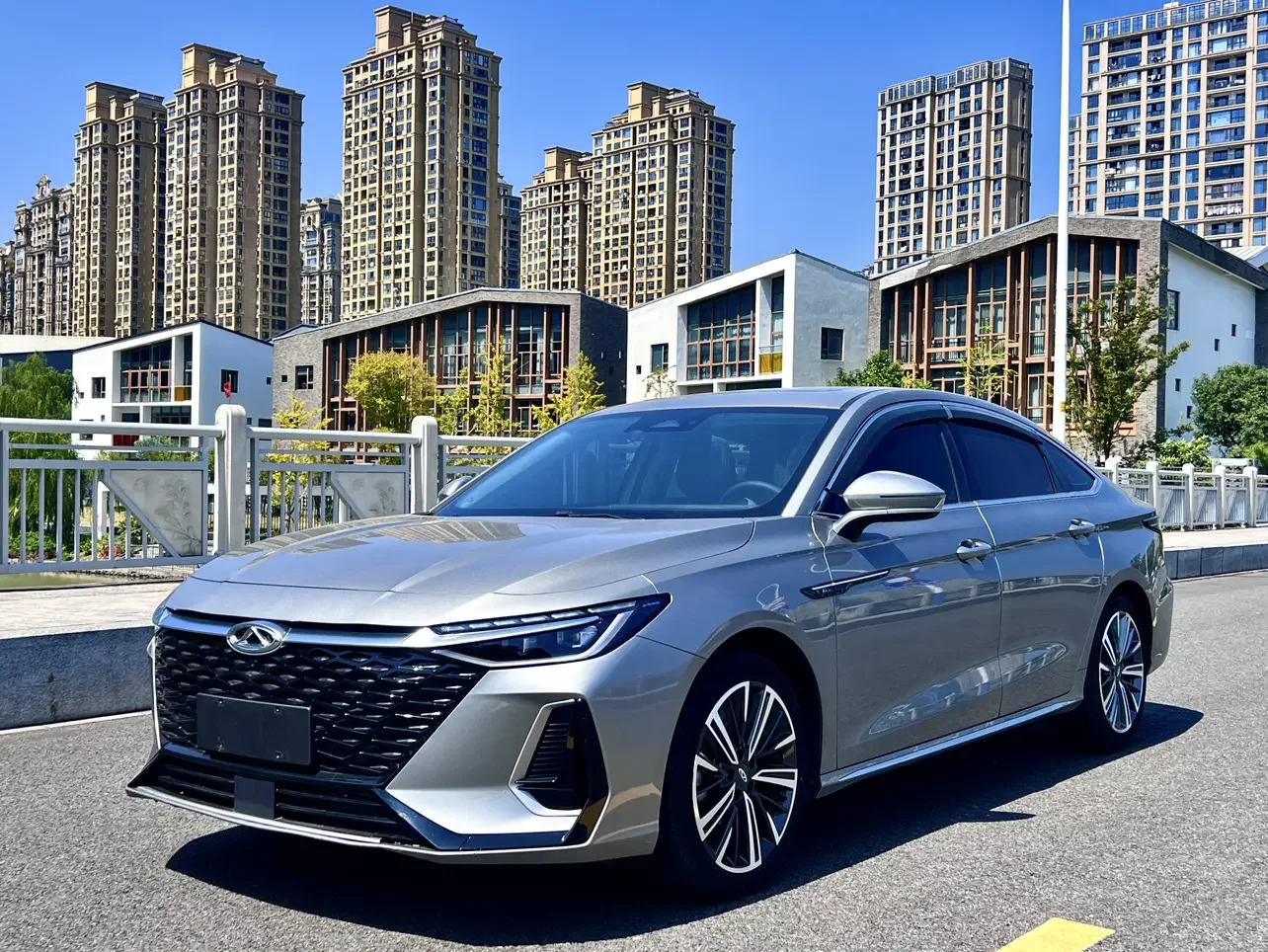 CHERY ARRIZO 8