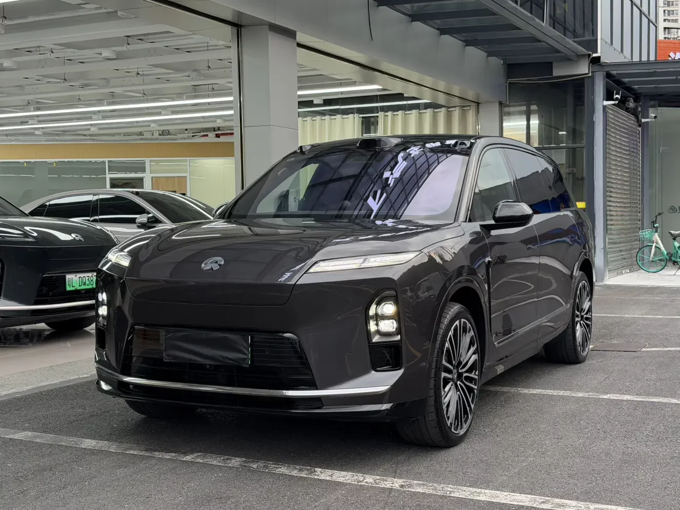 NIO ES8