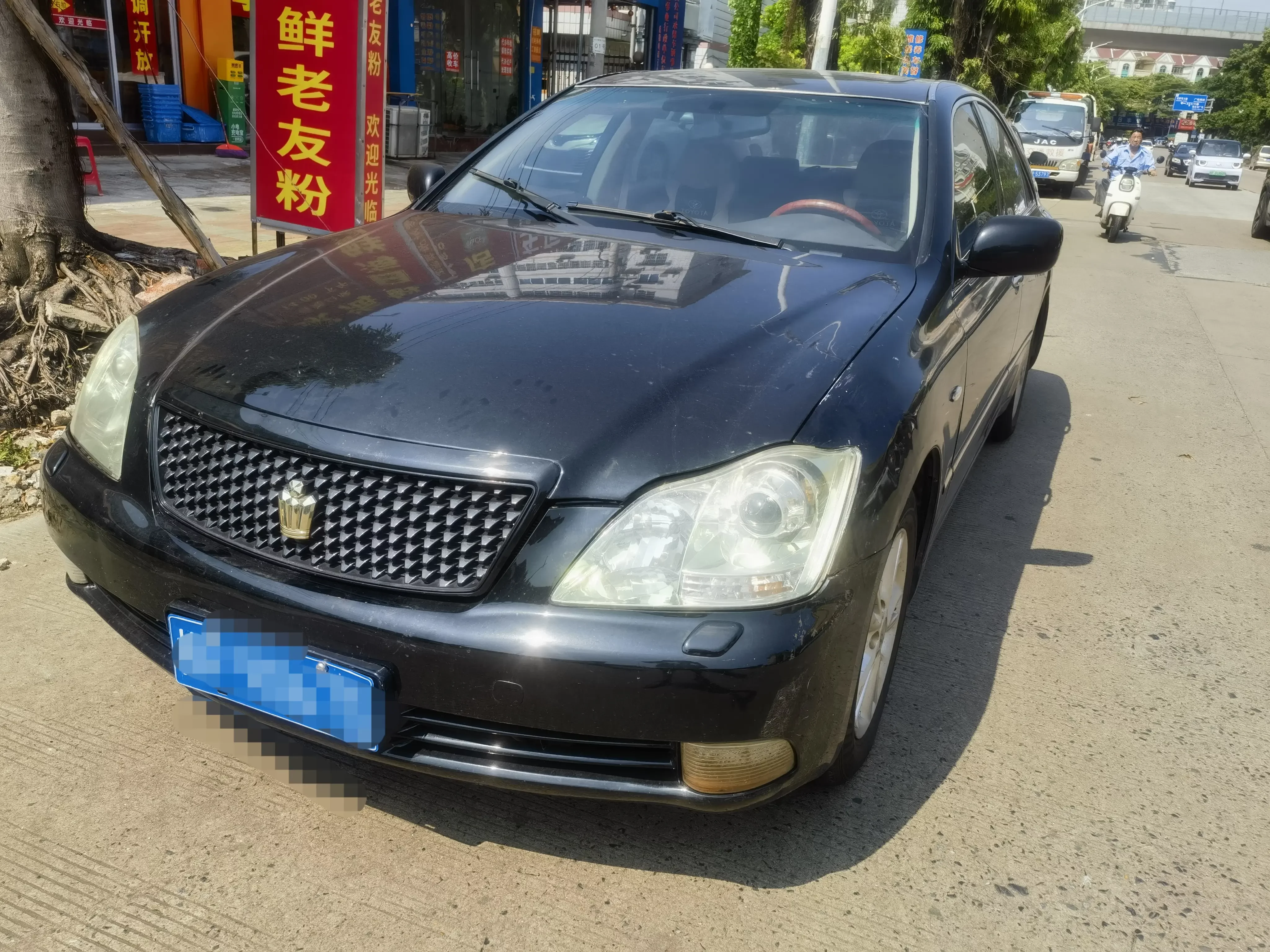 Toyota crown