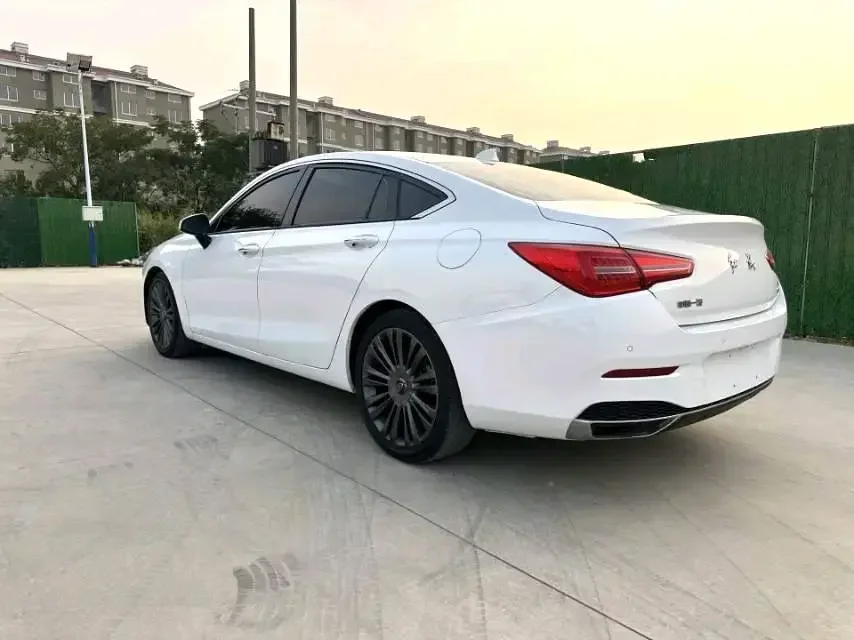 Hongqi H5 classic