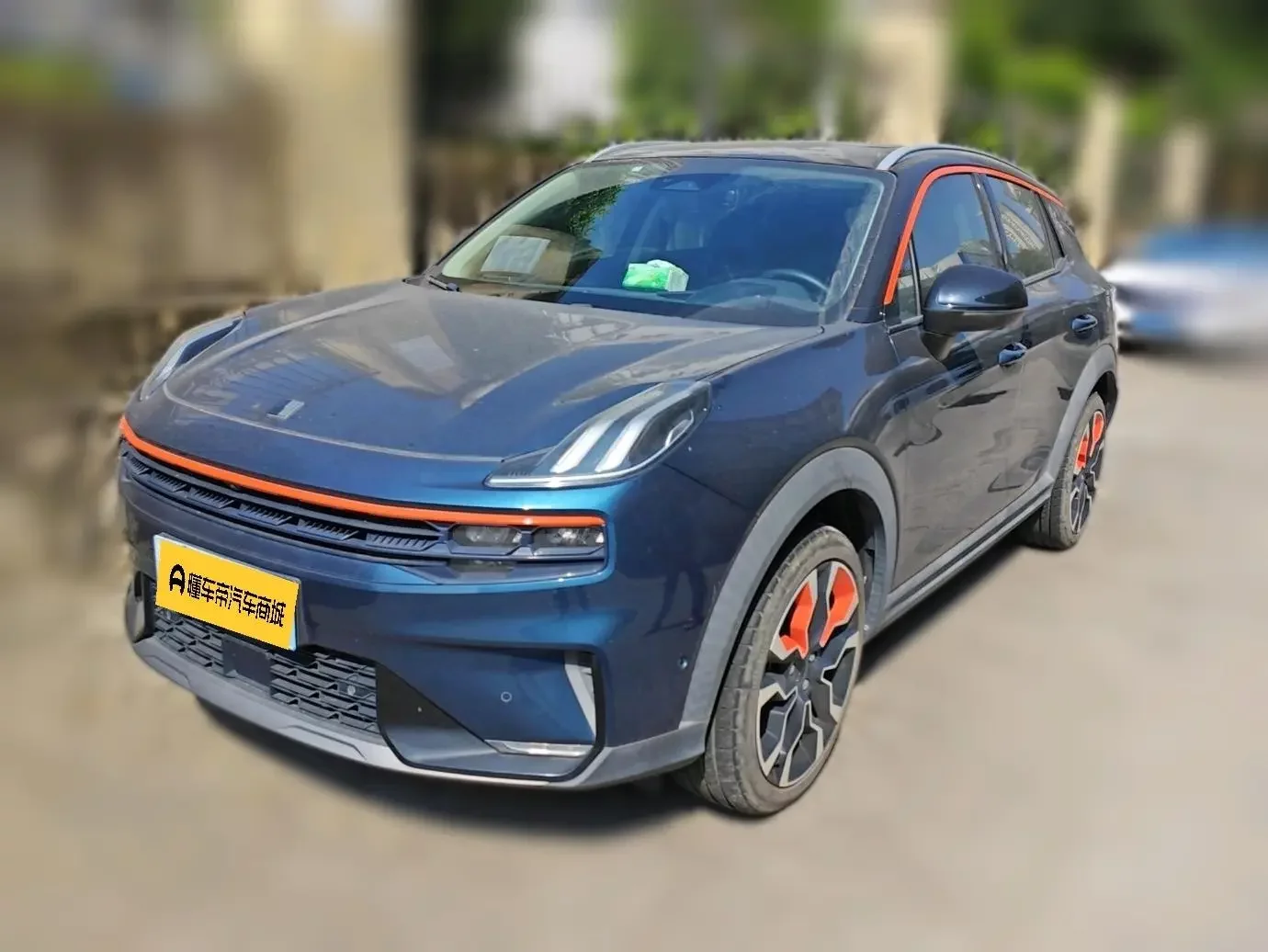 Lynk & Co 06
