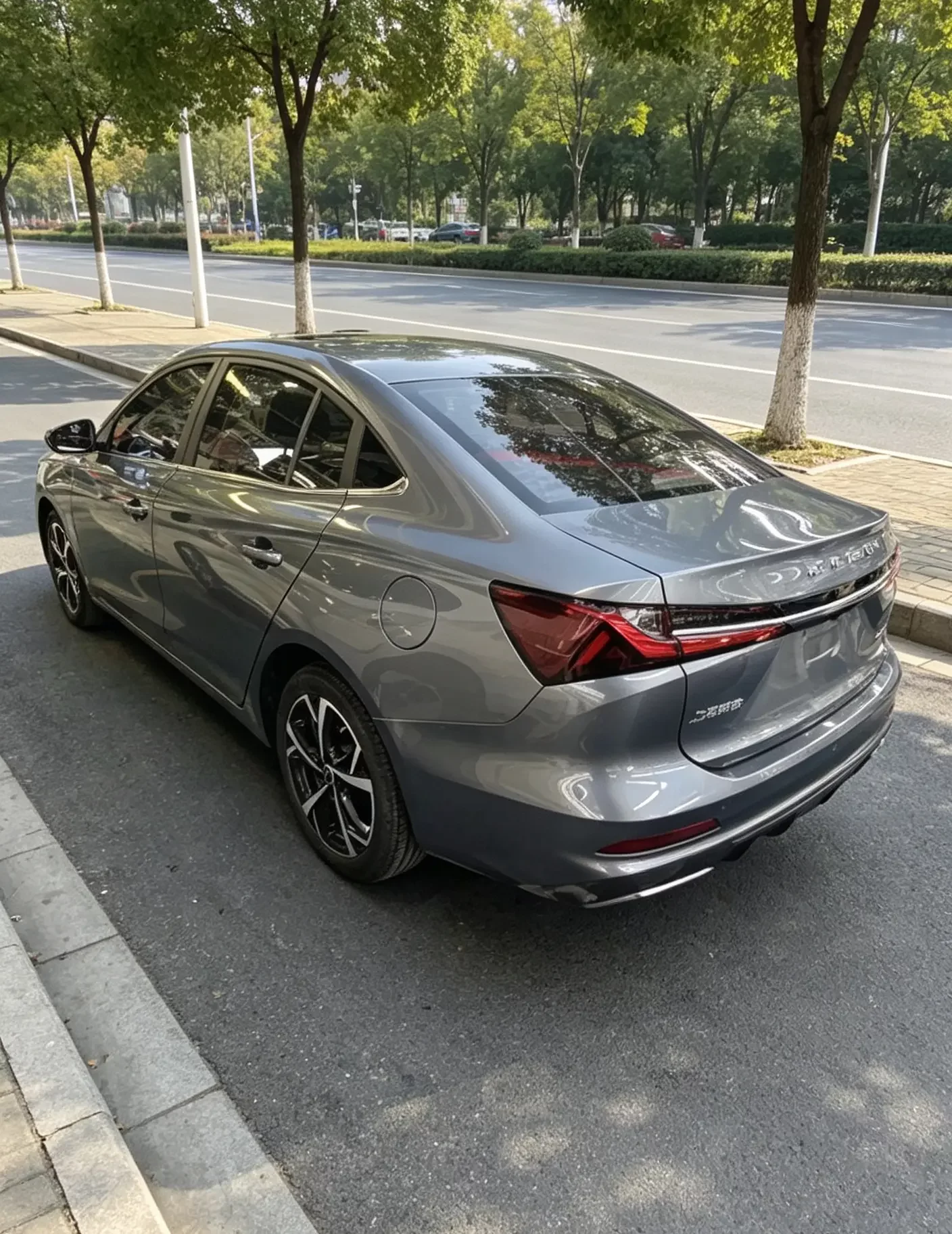 Roewe i5