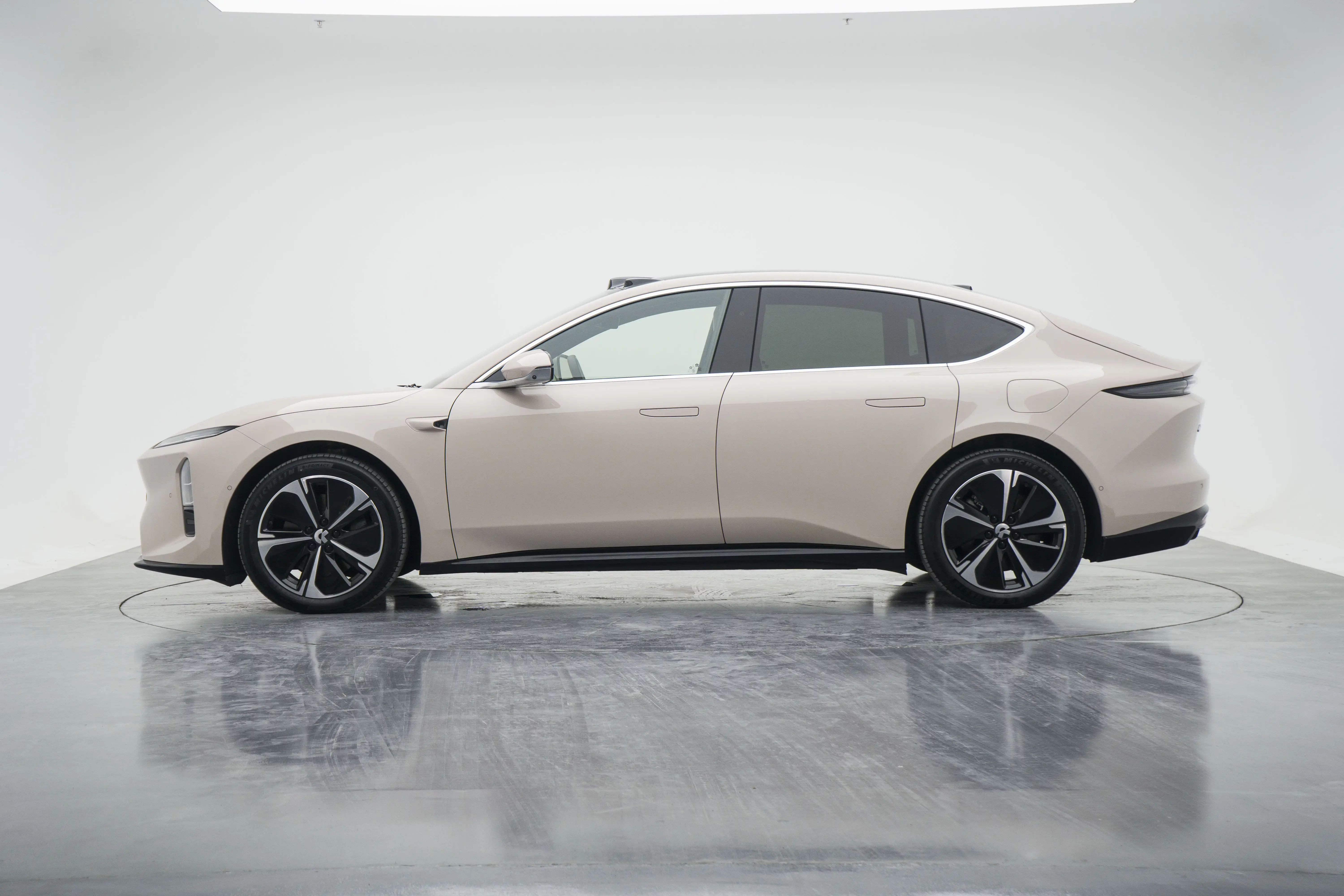 NIO ET5