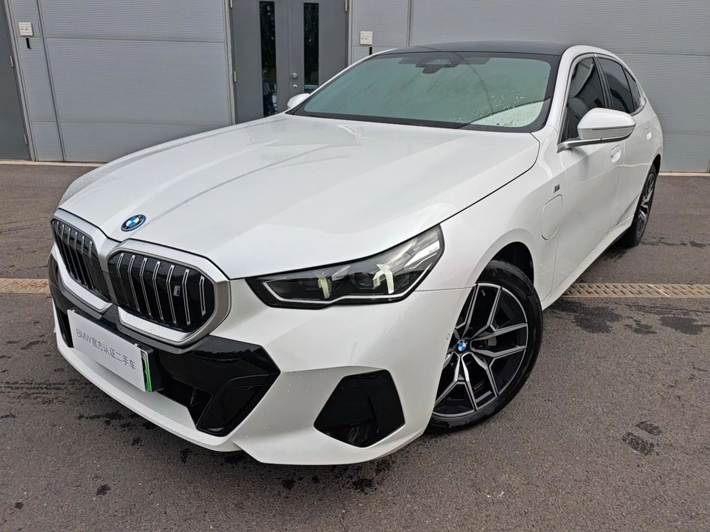 BMW i5