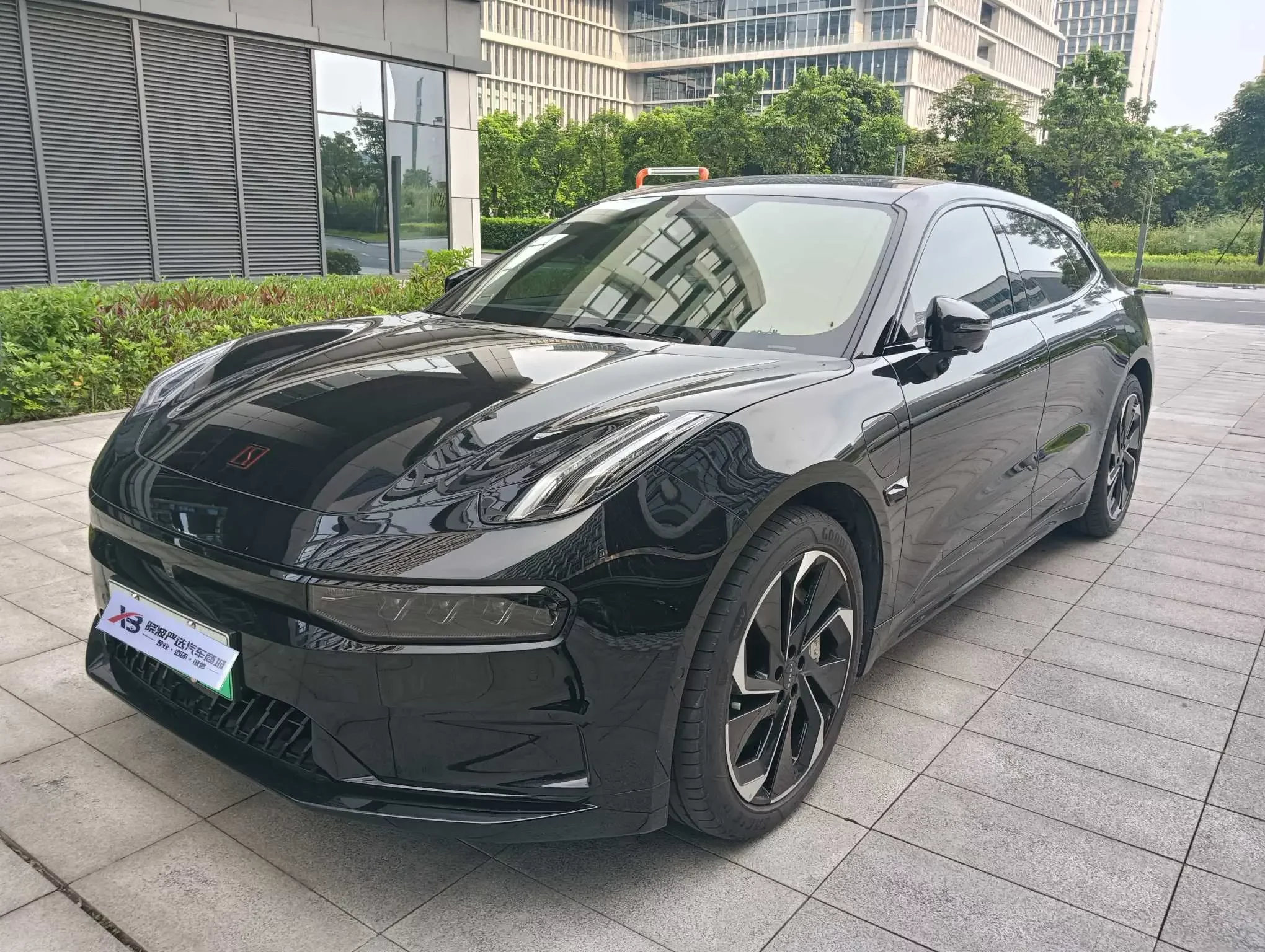 ZEEKR 001