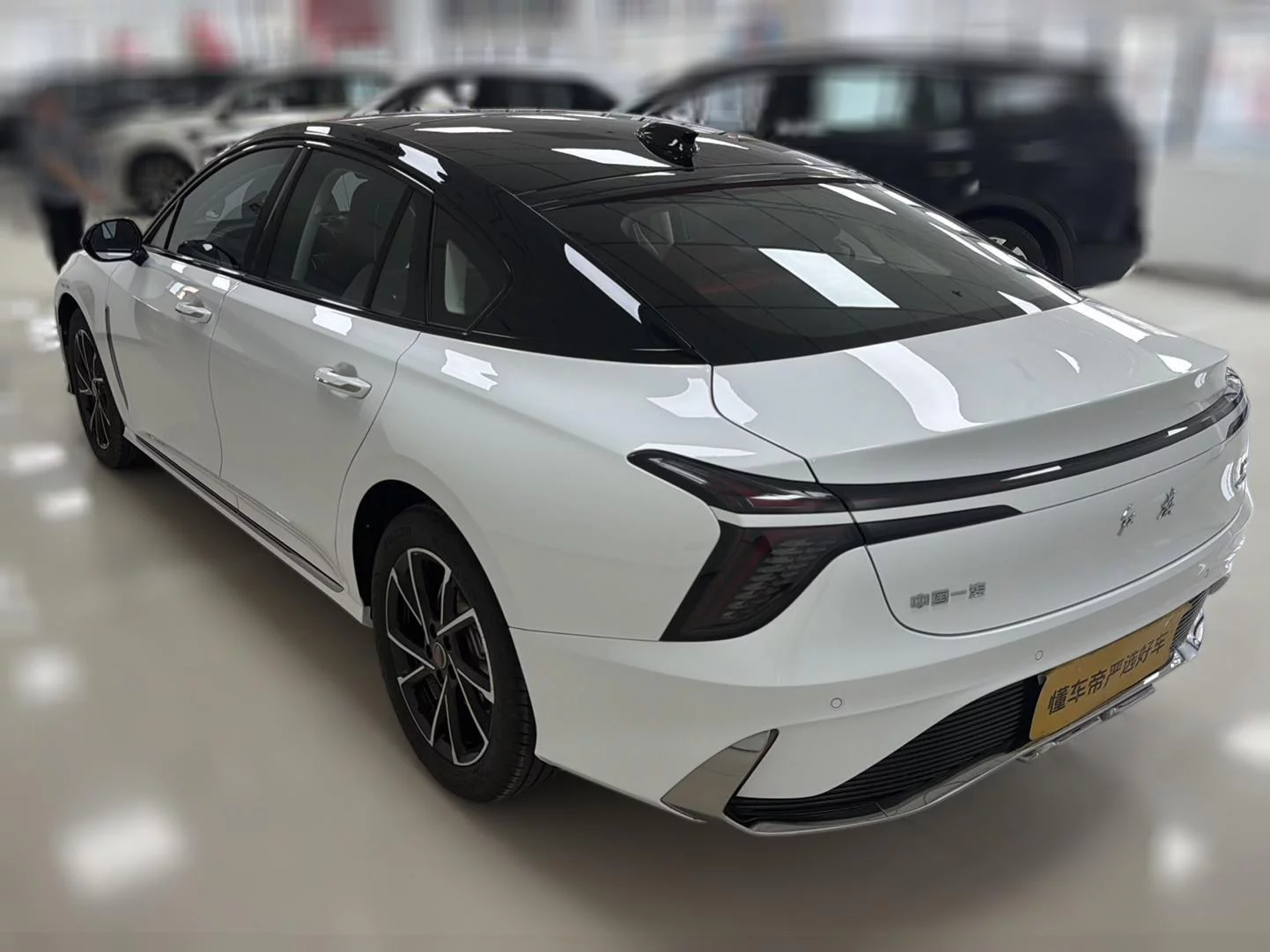Hongqi H6
