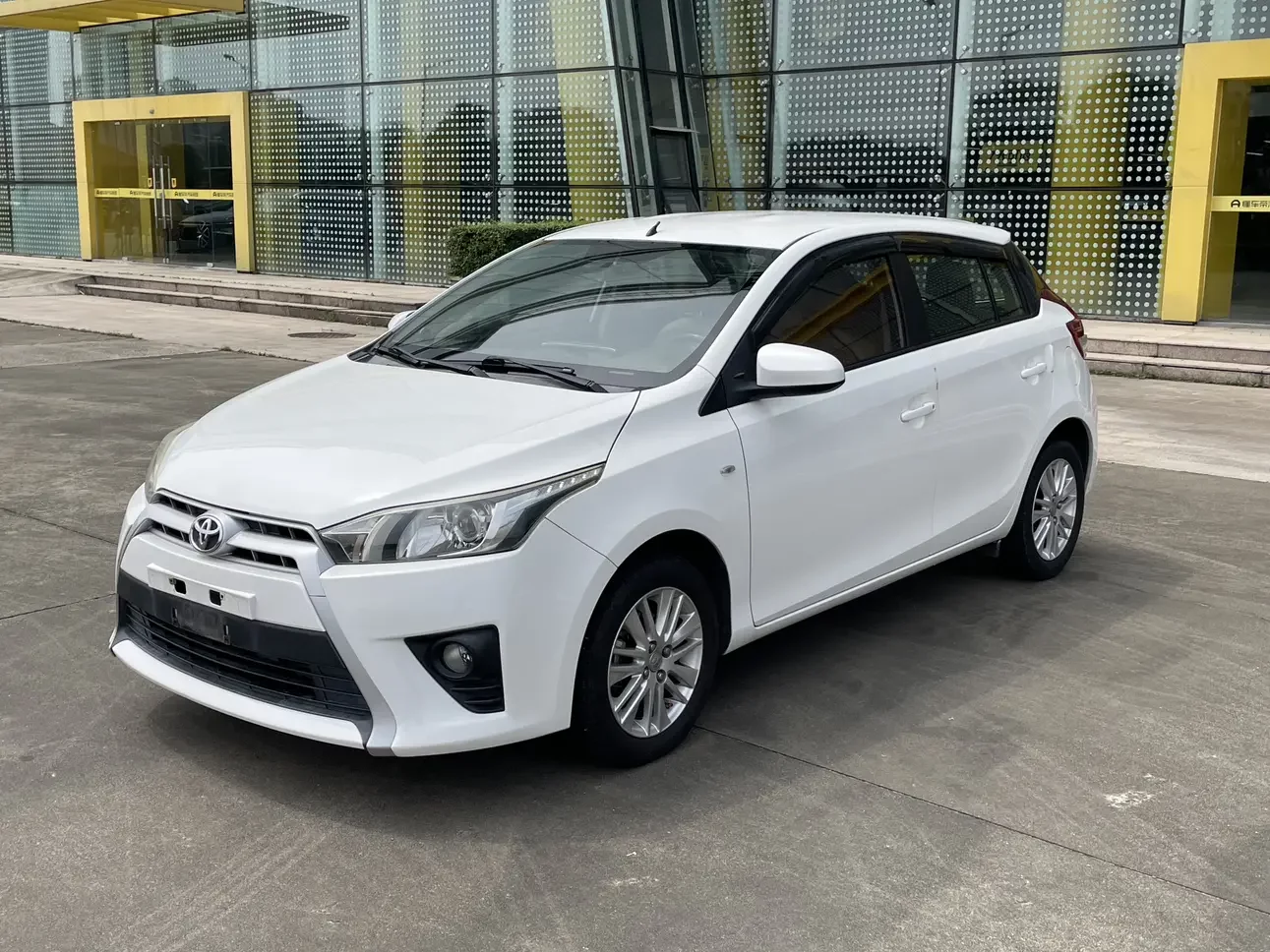 Toyota Yaris L