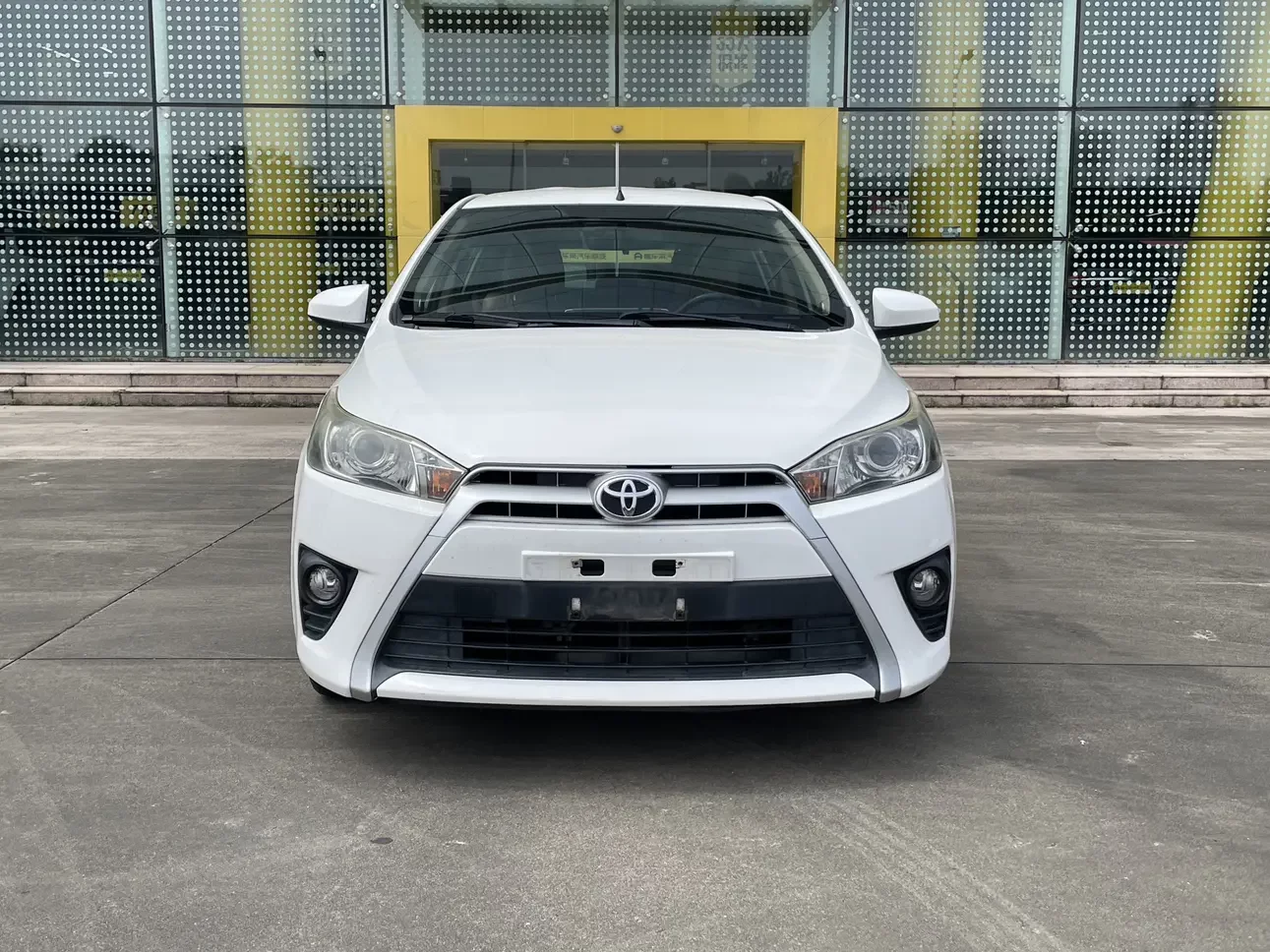 Toyota Yaris L  из Китая