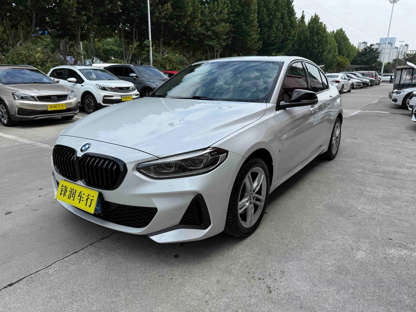 BMW 1-SERIES